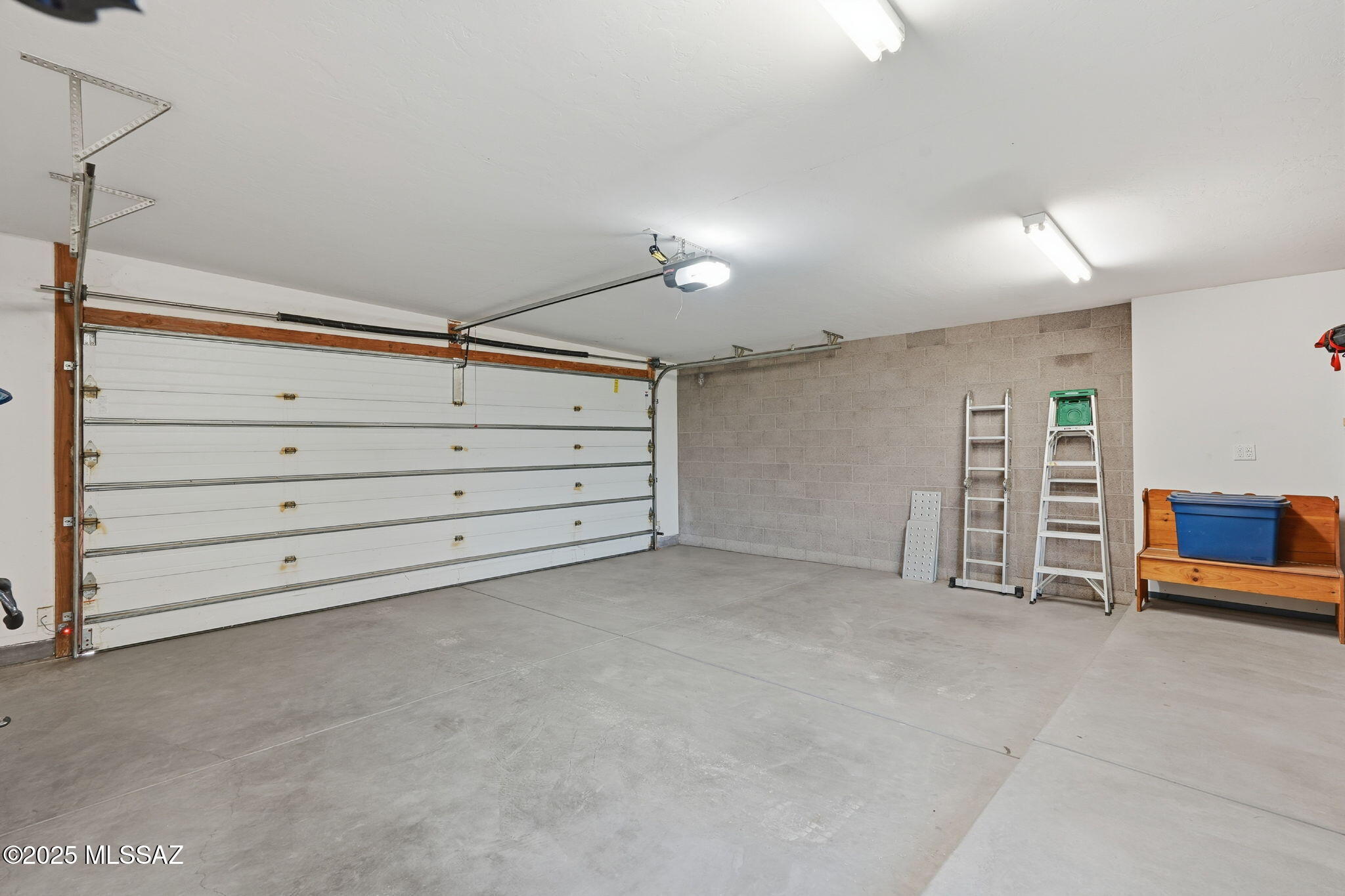 Catalina Poultry Acres NO 2 - Residential