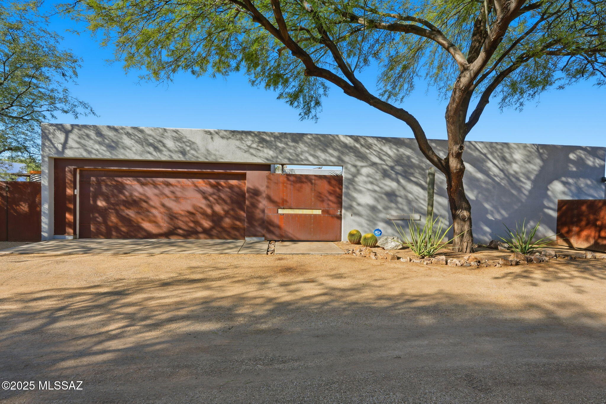 1117 E Adelaide Drive