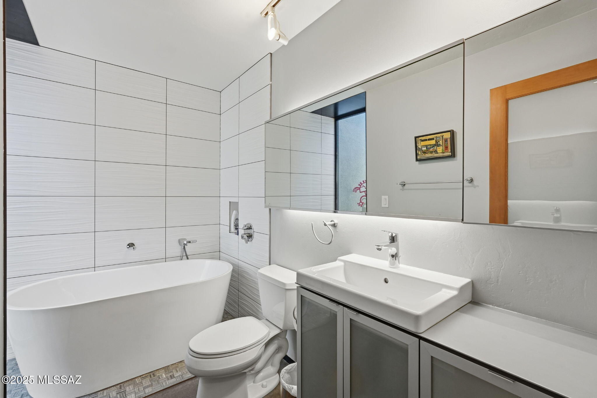 Catalina Poultry Acres NO 2 - Residential