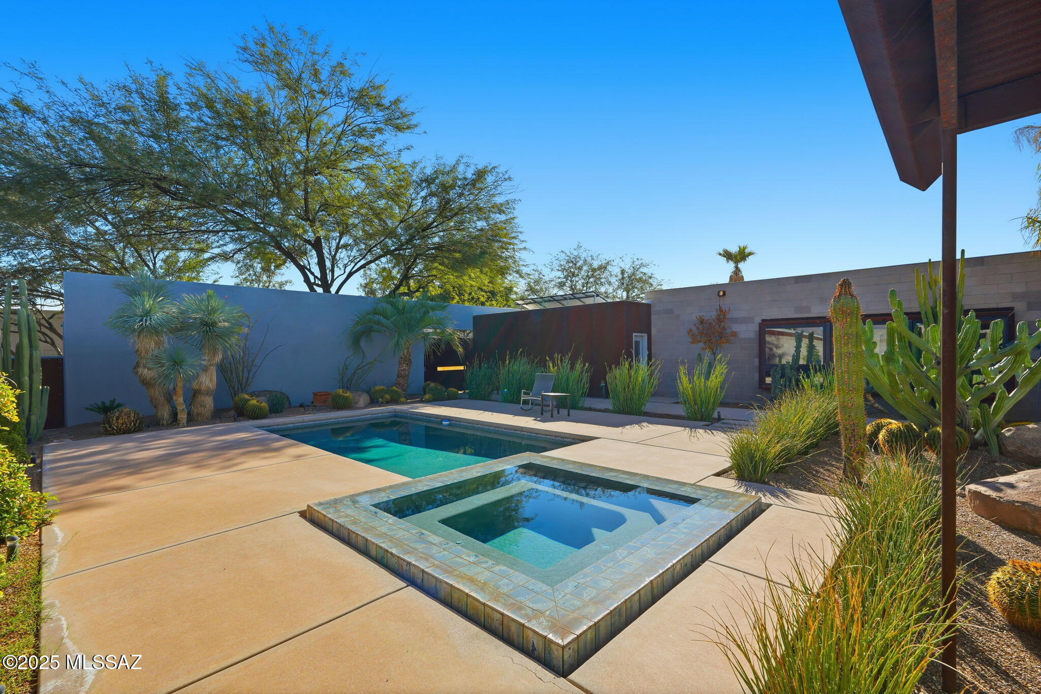 Catalina Poultry Acres NO 2 - Residential