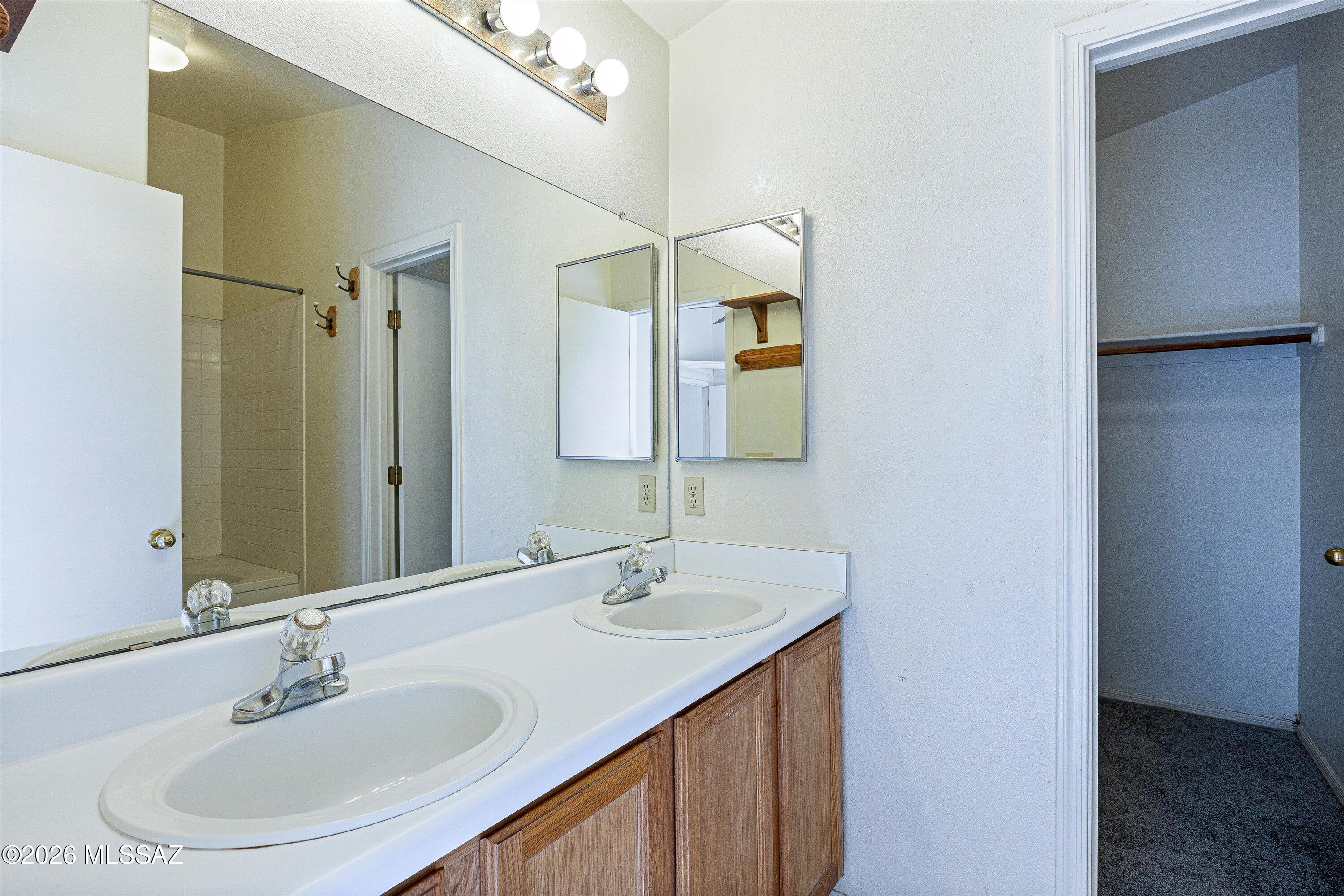 Elliott Homes At Rita Ranch (1-521) - Residential