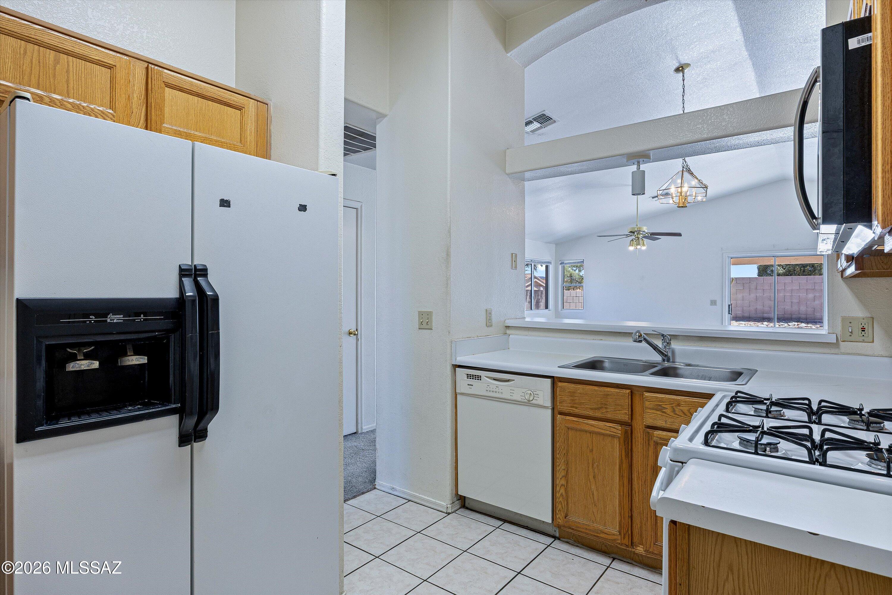 Elliott Homes At Rita Ranch (1-521) - Residential