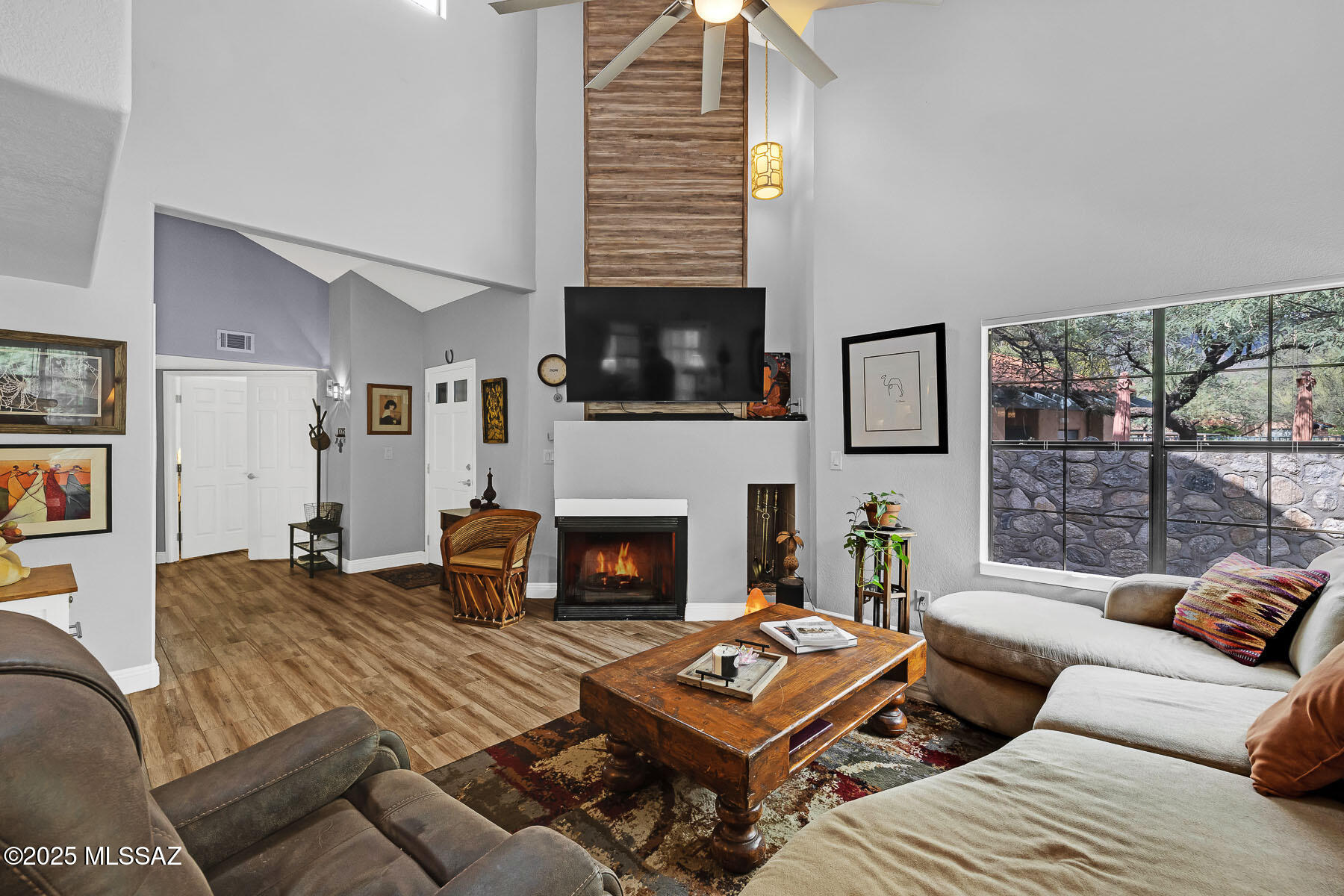 7744 E Via Ventana Norte