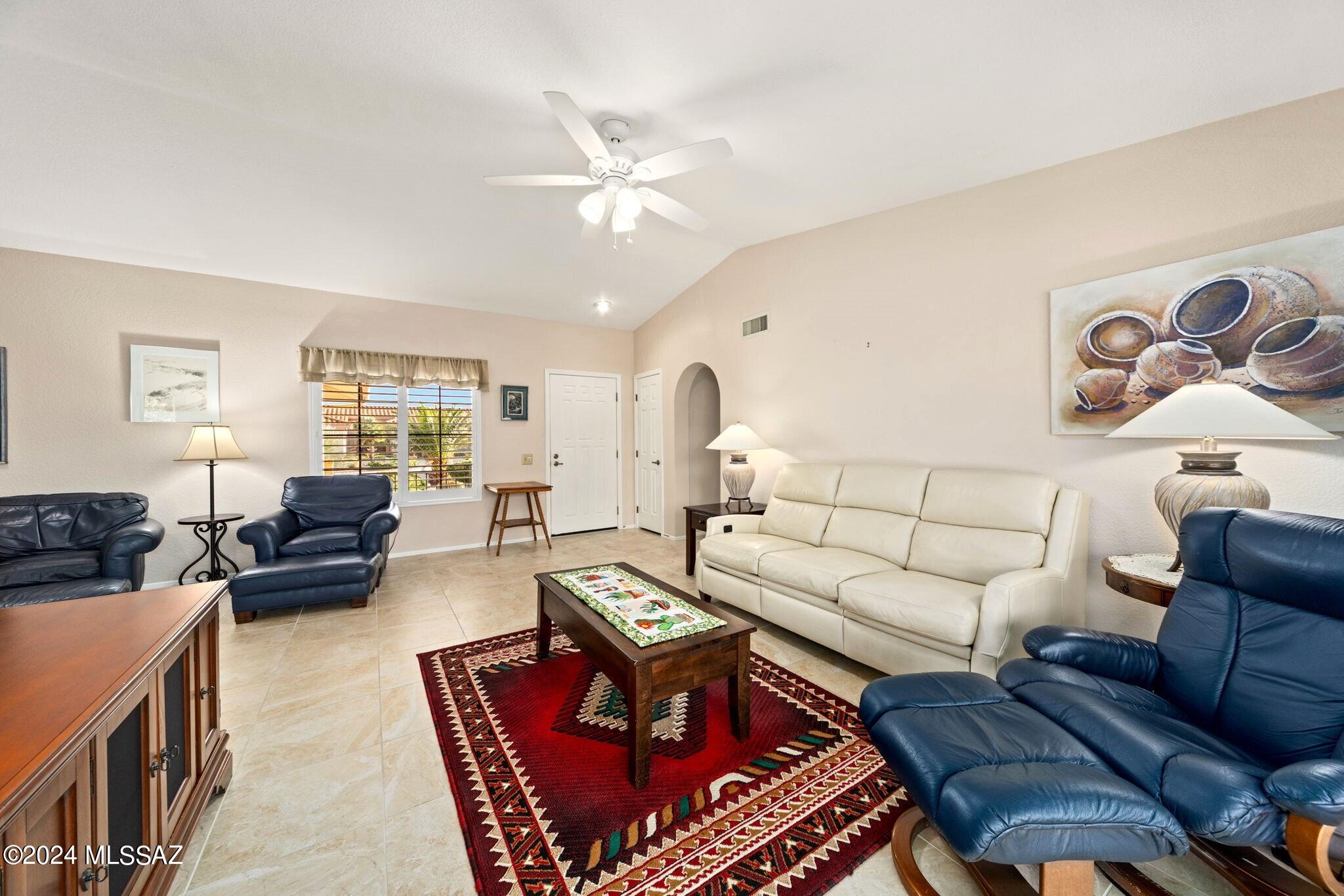 1013 E Boulder Pass