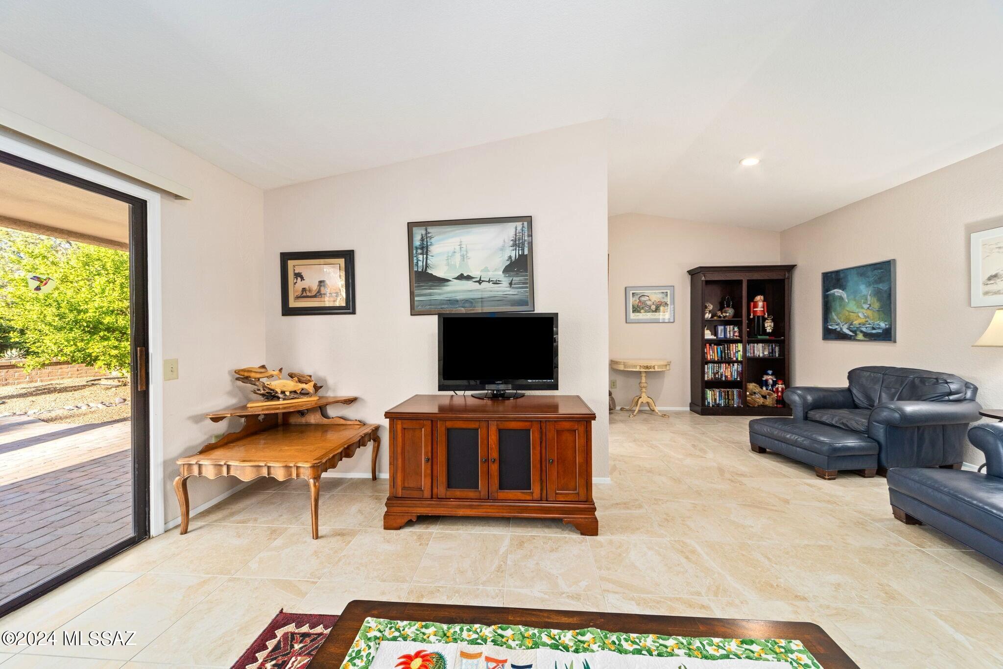 1013 E Boulder Pass