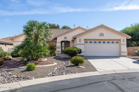 Photo of 916 N Gulch Drive, Green Valley, AZ 85614 (MLS # 22622273)