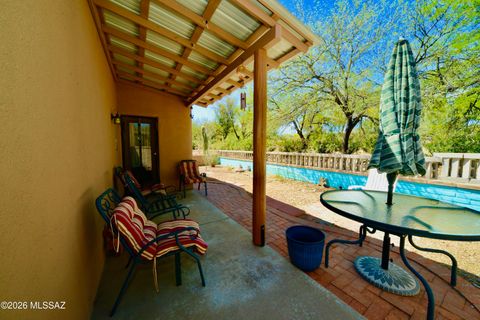 Photo of 3880 S Calle Viva, Green Valley, AZ 85614 (MLS # 22607623)