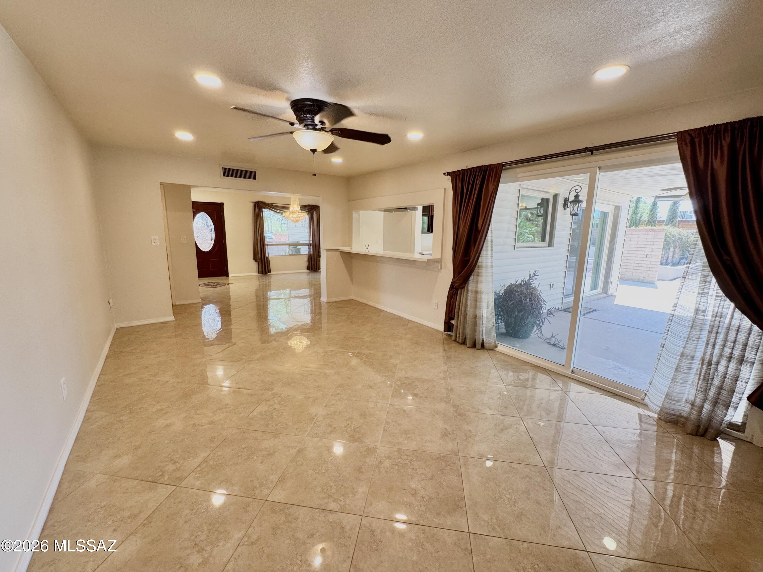 Tres Lomas North 3  (1-81) - Residential Lease