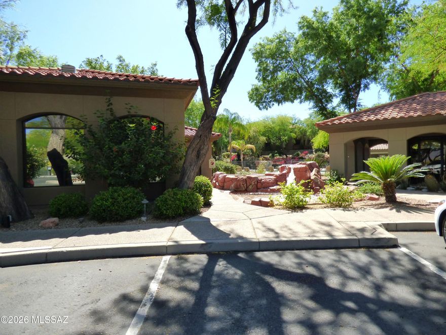 FURNISHED 1 BEDROOM CONDO IN BEAUTIFUL VERANDA AT VANTANA!
This upgraded 2nd floor condo overlooks the sparkling pool & waterfall and is available for your short or long term stay.
Has granite counters in kitchen and bathroom, tile floors, large walk-in pantry for extra storage, casual dining area for entertaining, covered patio and all the comforts of home.
Enjoy resort like living with all the amenities this gated community offers including; 2 pools, 2 spas, exercise facilities, club house, park, playground & BBQ area! 
CALL FOR CURRENT RATES AND AVAILABILITY.