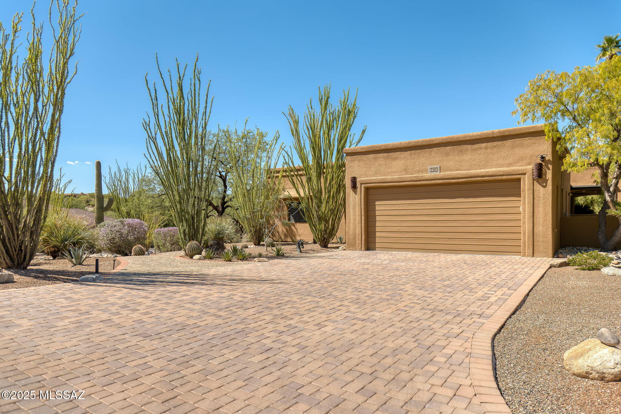 6656 E Circulo Otono