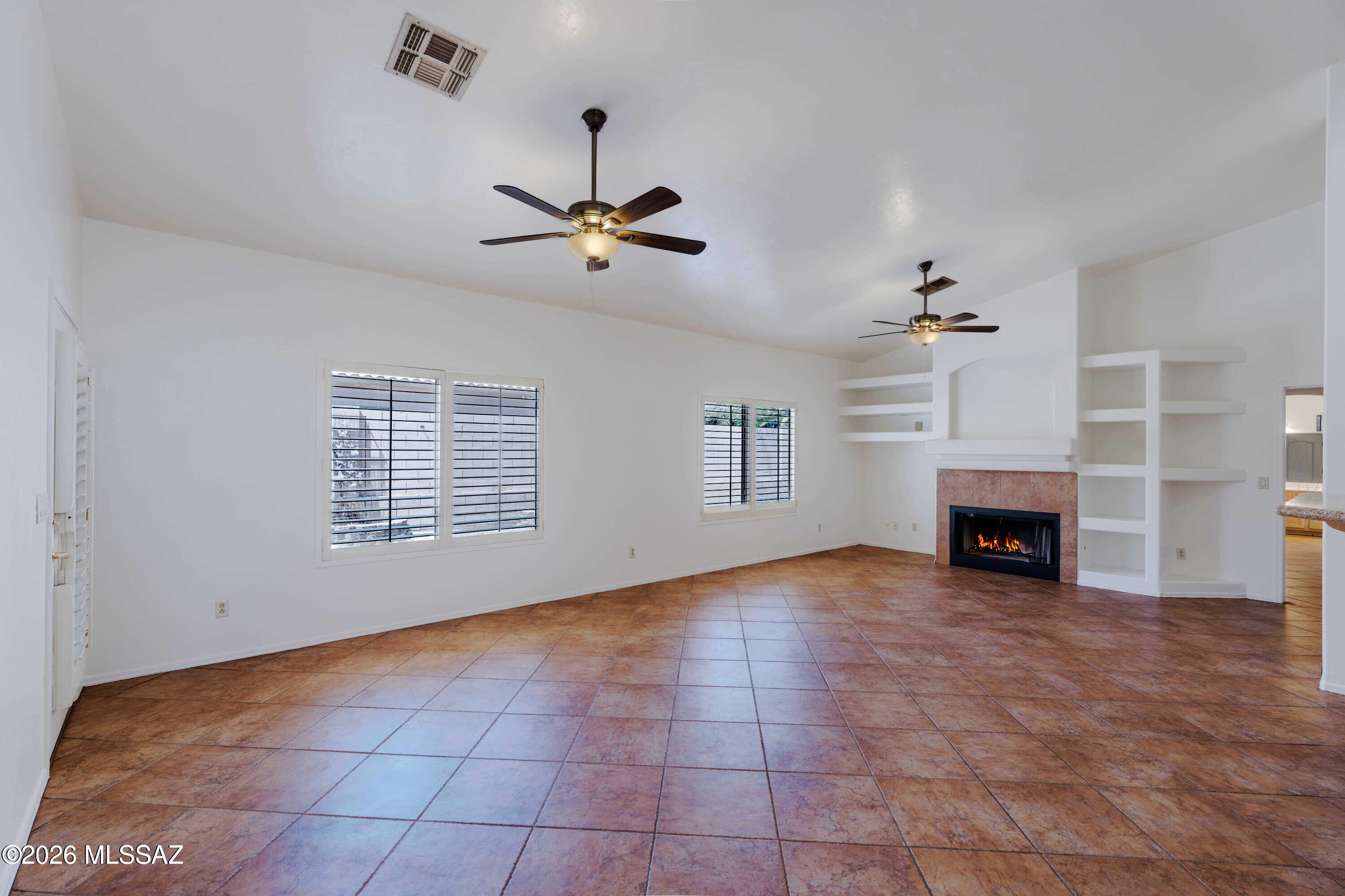 2006 W Silver Rose Place