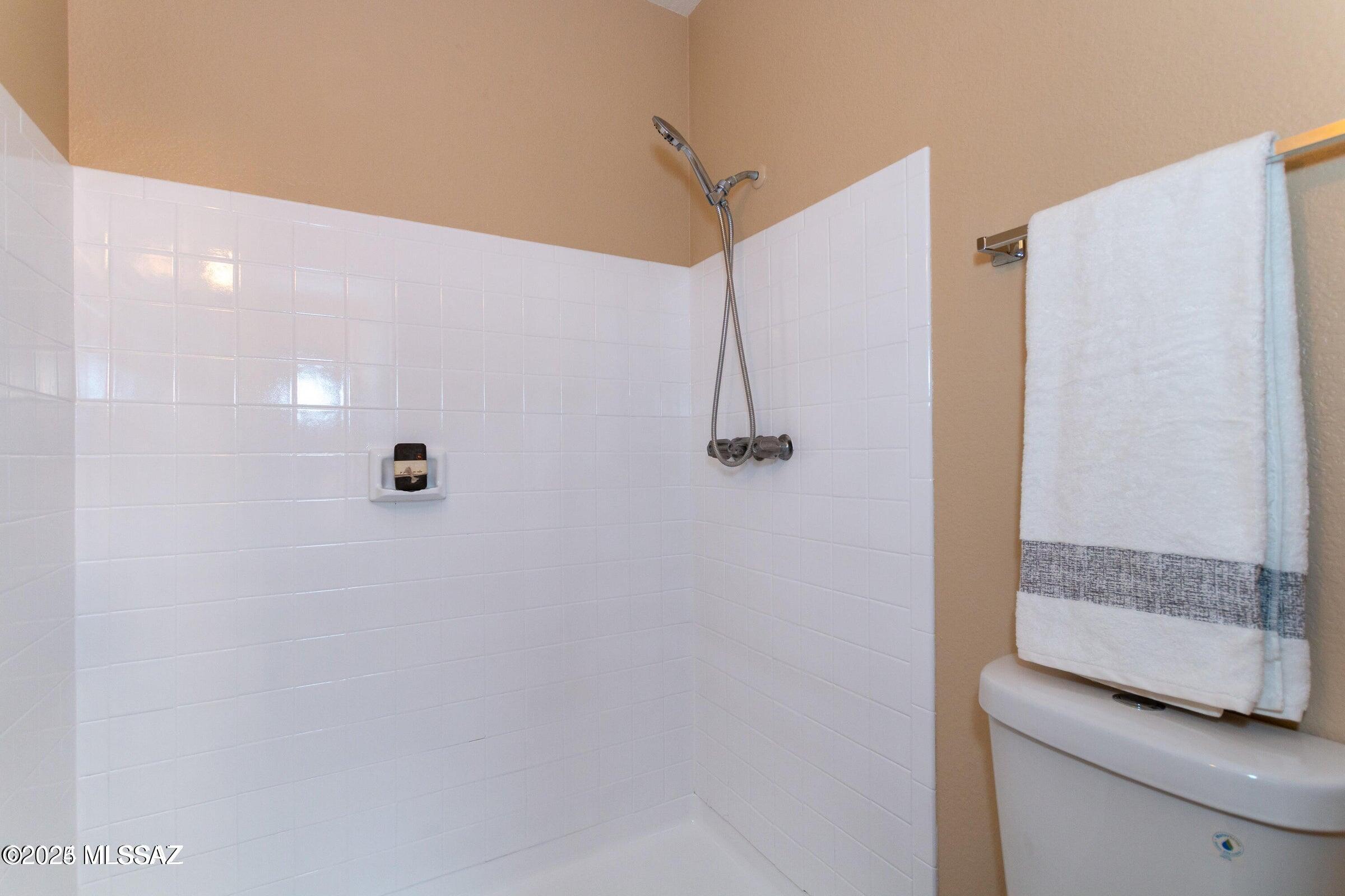 Las Casas Bellas Condo (45-53) - Residential Lease