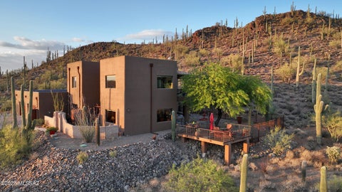 Photo of 3700 N Avenue Dos Vistas, Tucson, AZ 85745 (MLS # 22622951)