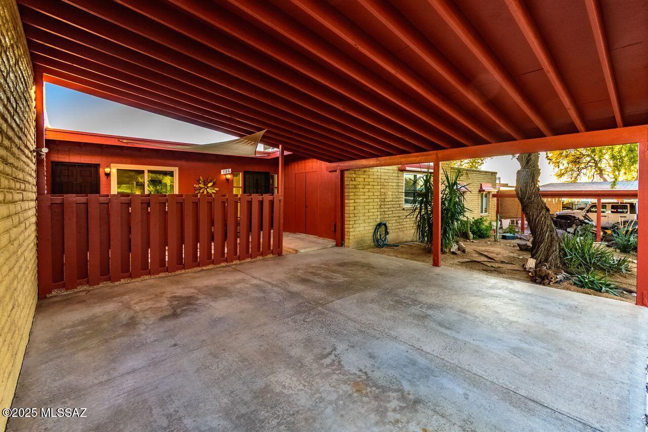 126 E Mountain Morning Drive