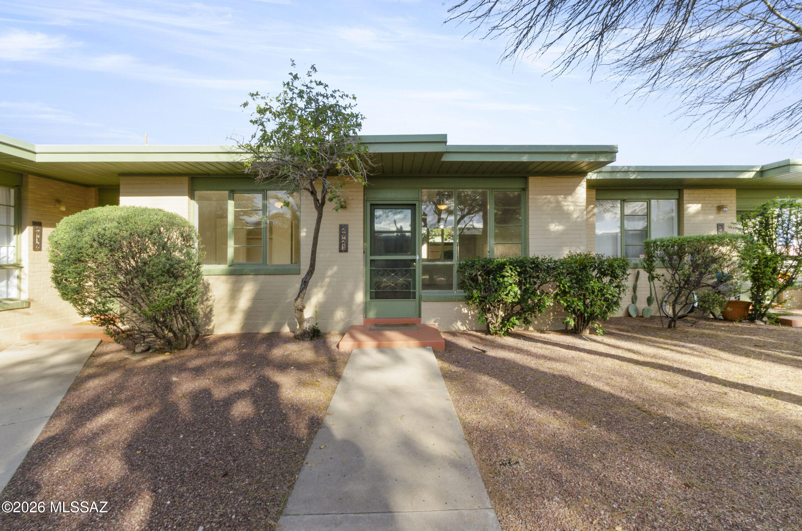 Country Club Manor Condos (1-51) - Residential Lease