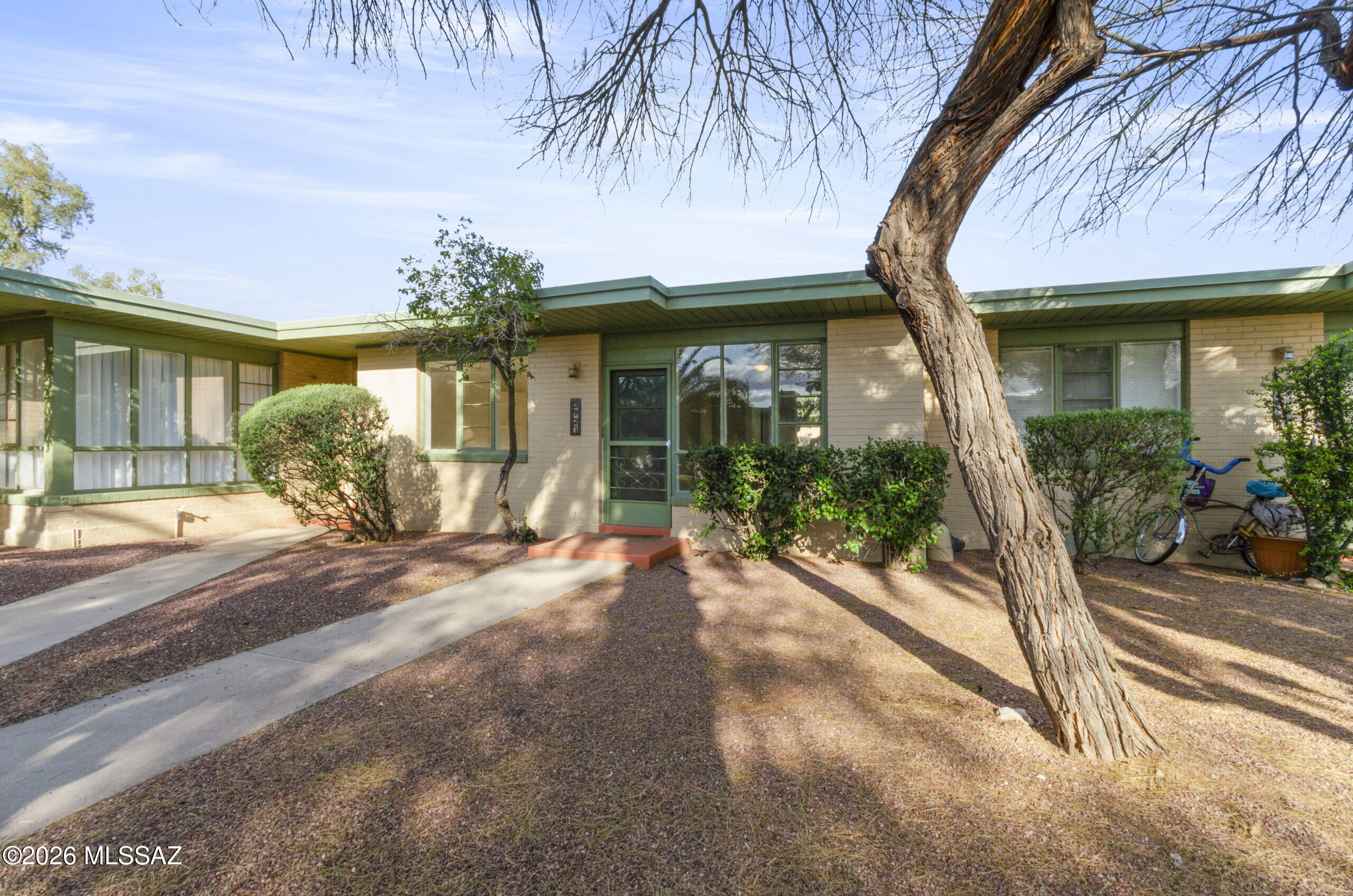 Country Club Manor Condos (1-51) - Residential Lease