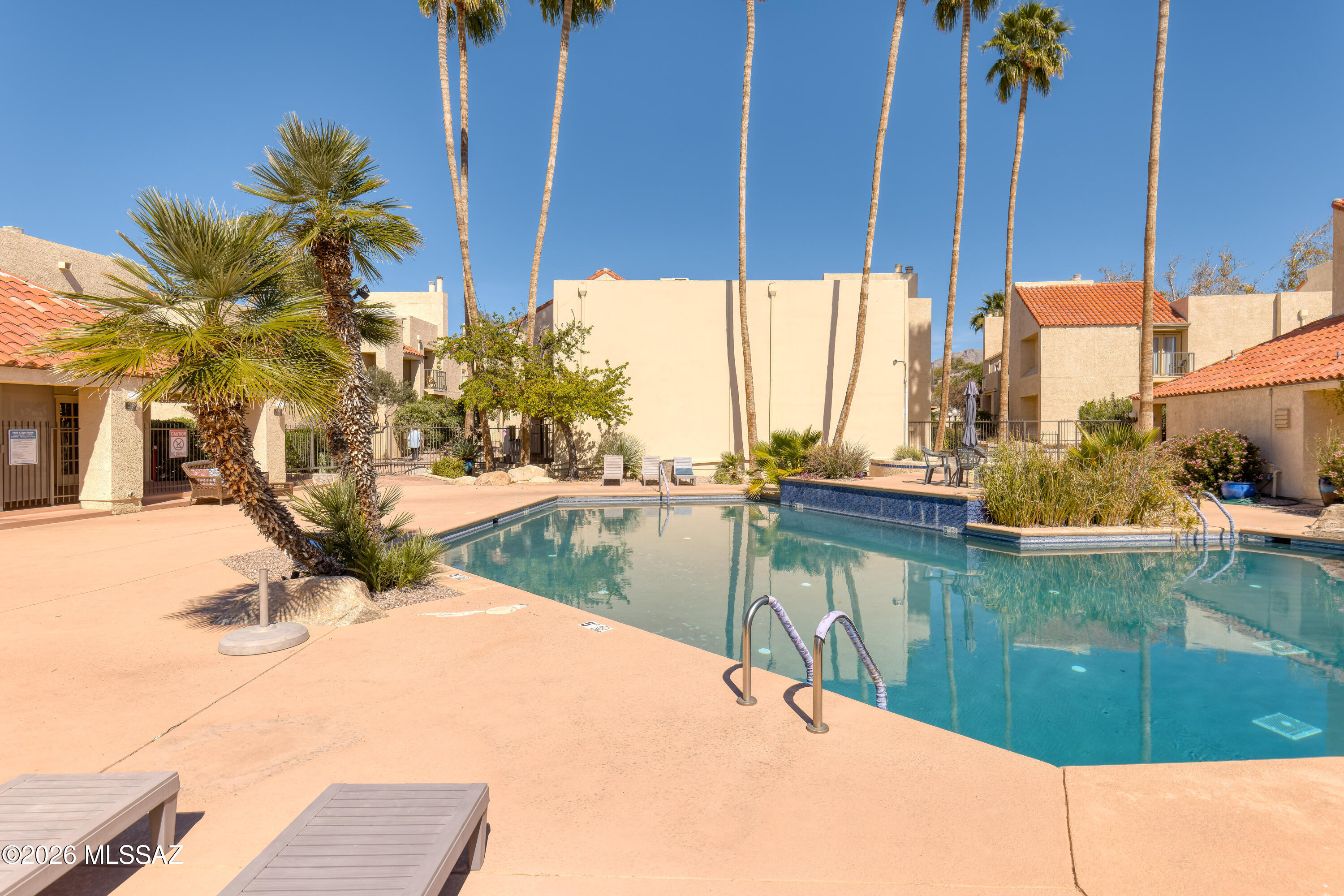 Casitas Real Condos. - Residential