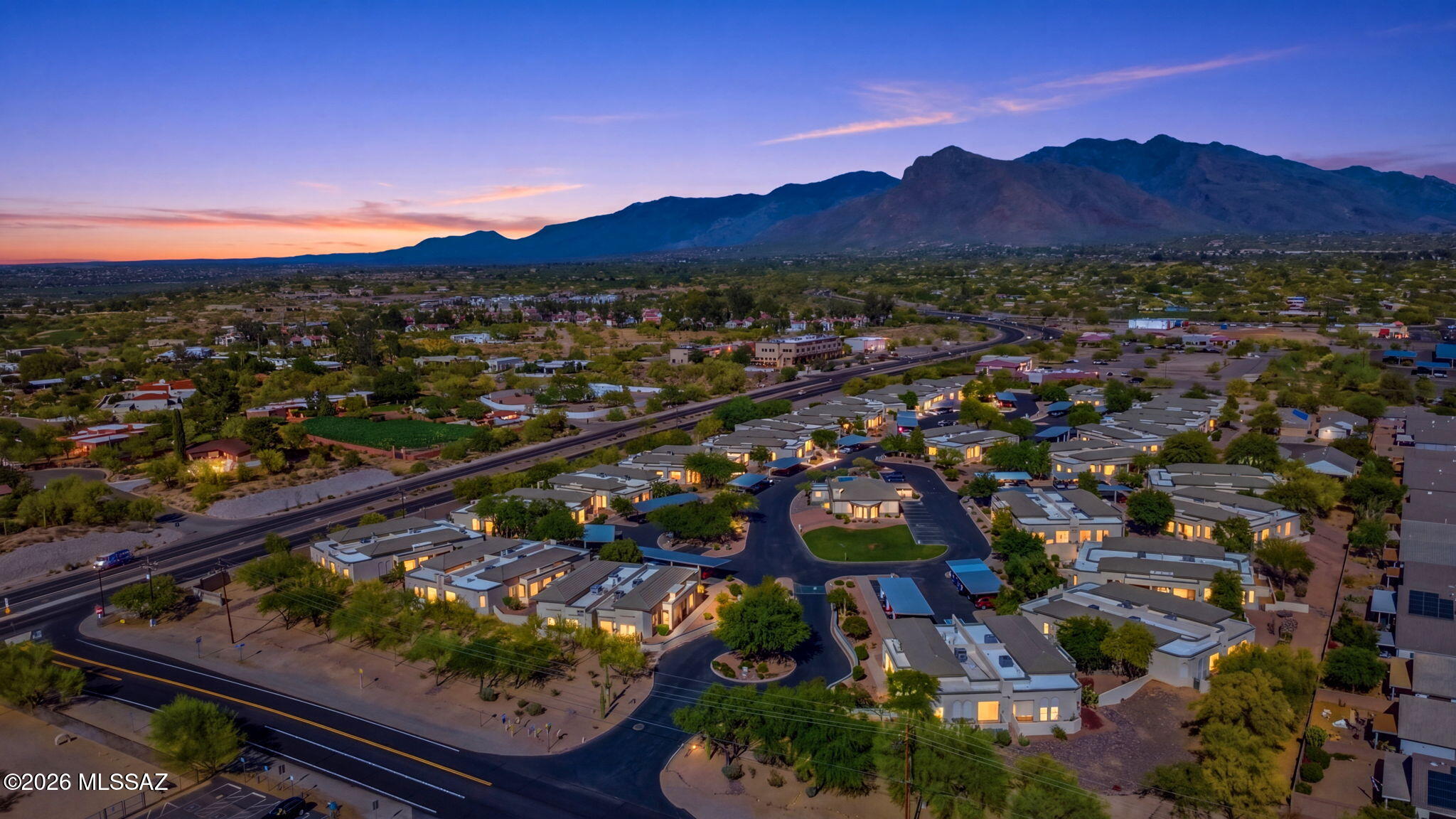 2355 W Via Di Silvio