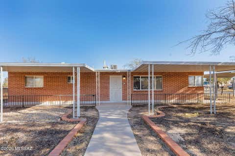 Photo of 1941 S Cloverland Avenue, Tucson, AZ 85711 (MLS # 22620268)