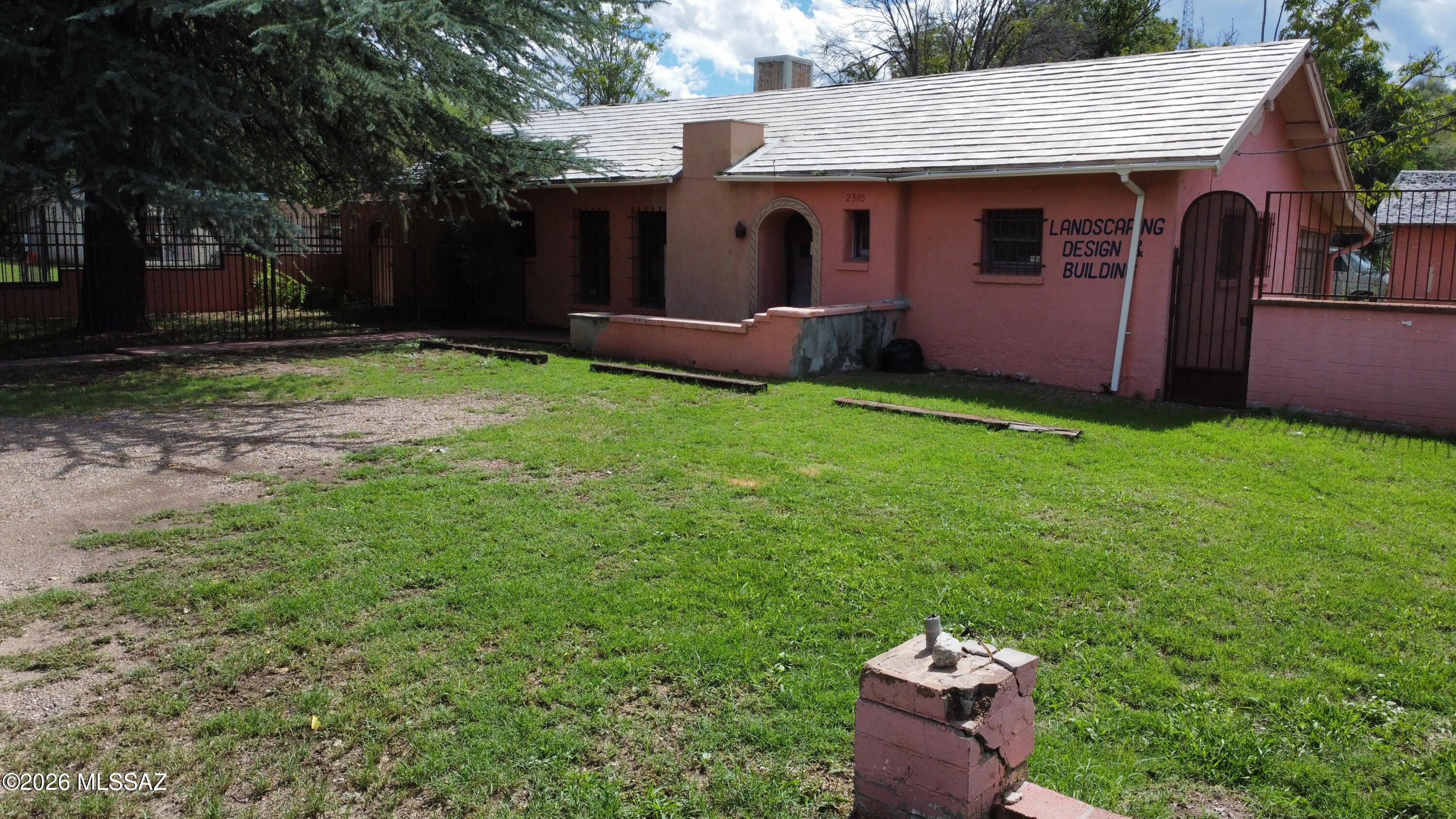 2385 N Grand Avenue
