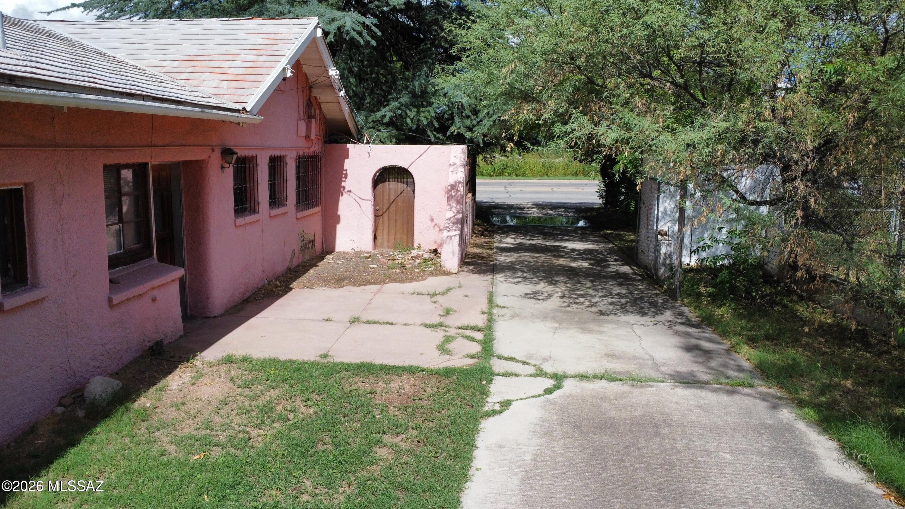 2385 N Grand Avenue