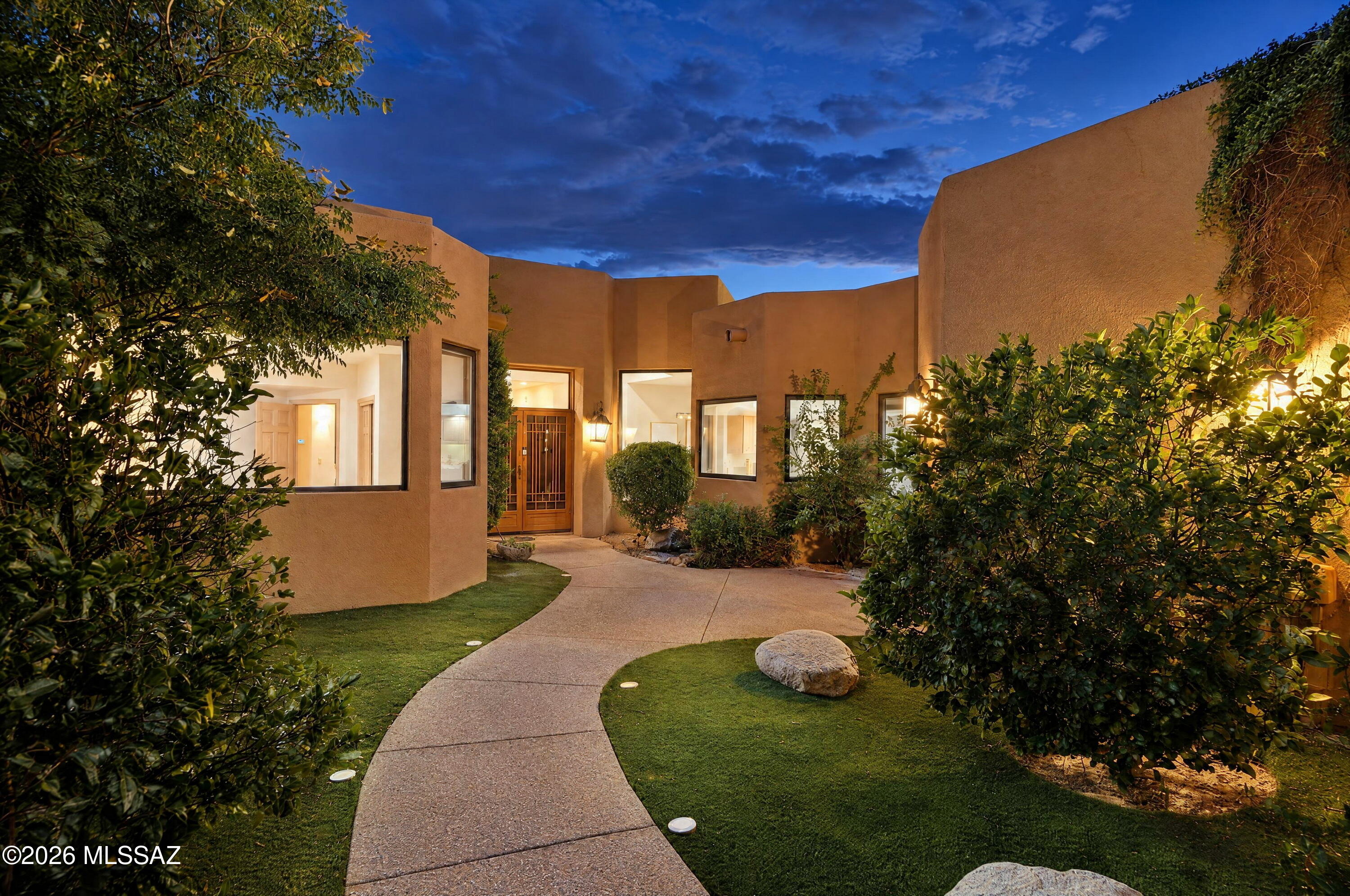 5608 E Paseo De Manzanillo