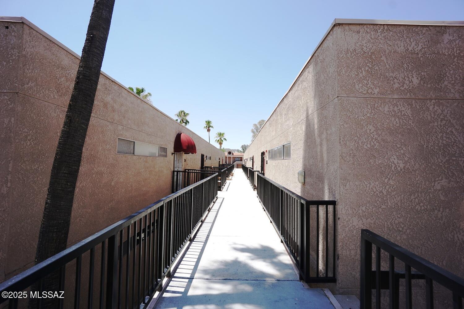 La Vida - Residential
