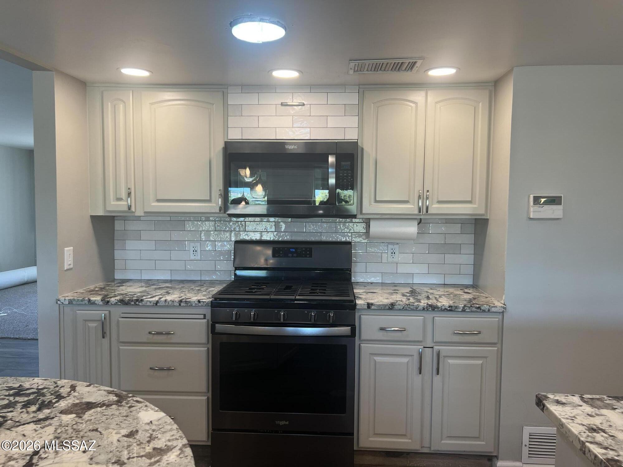 5845 N Calle Tiburon