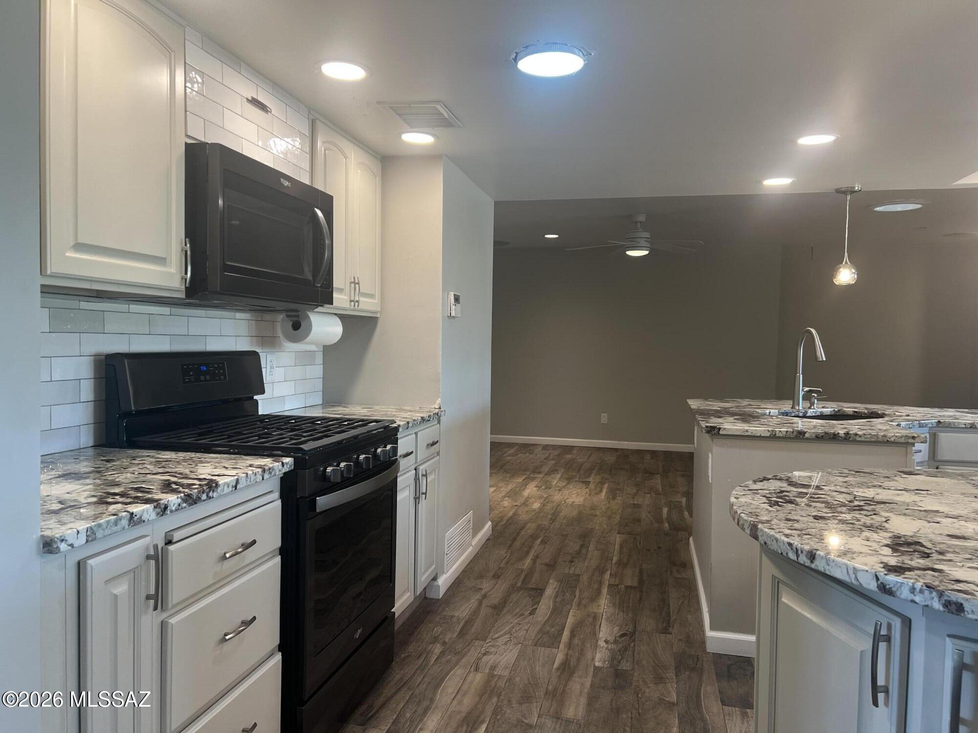 5845 N Calle Tiburon