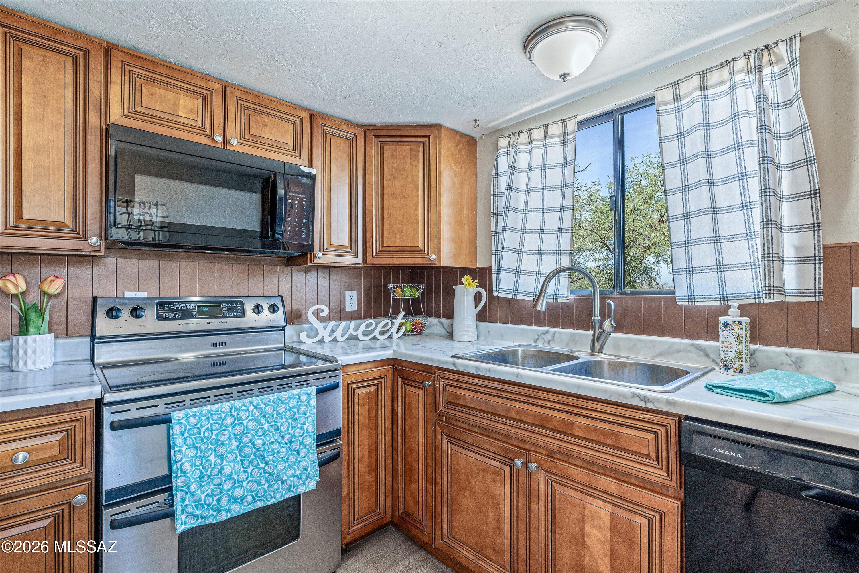 13810 E Candace Lane