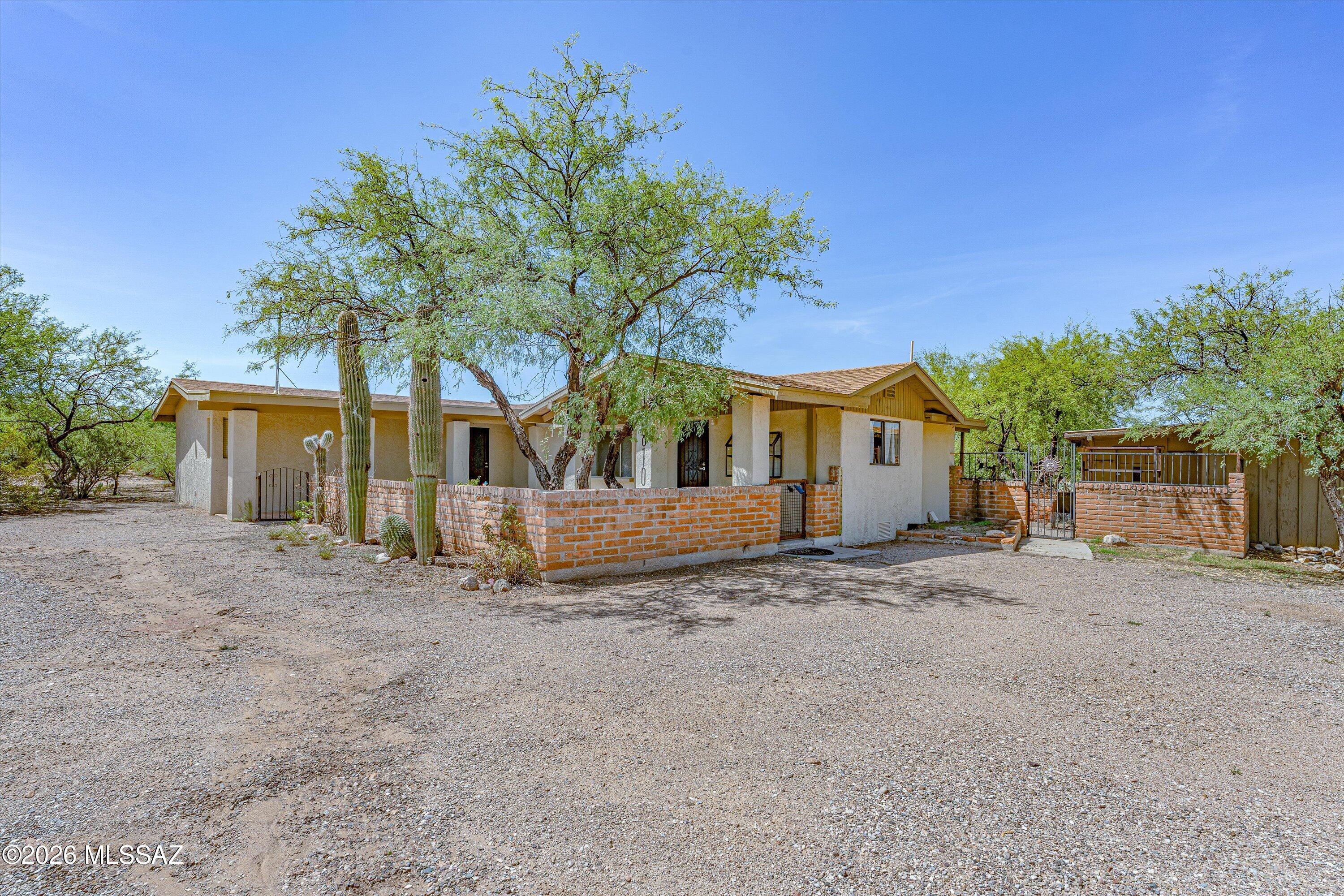 13810 E Candace Lane