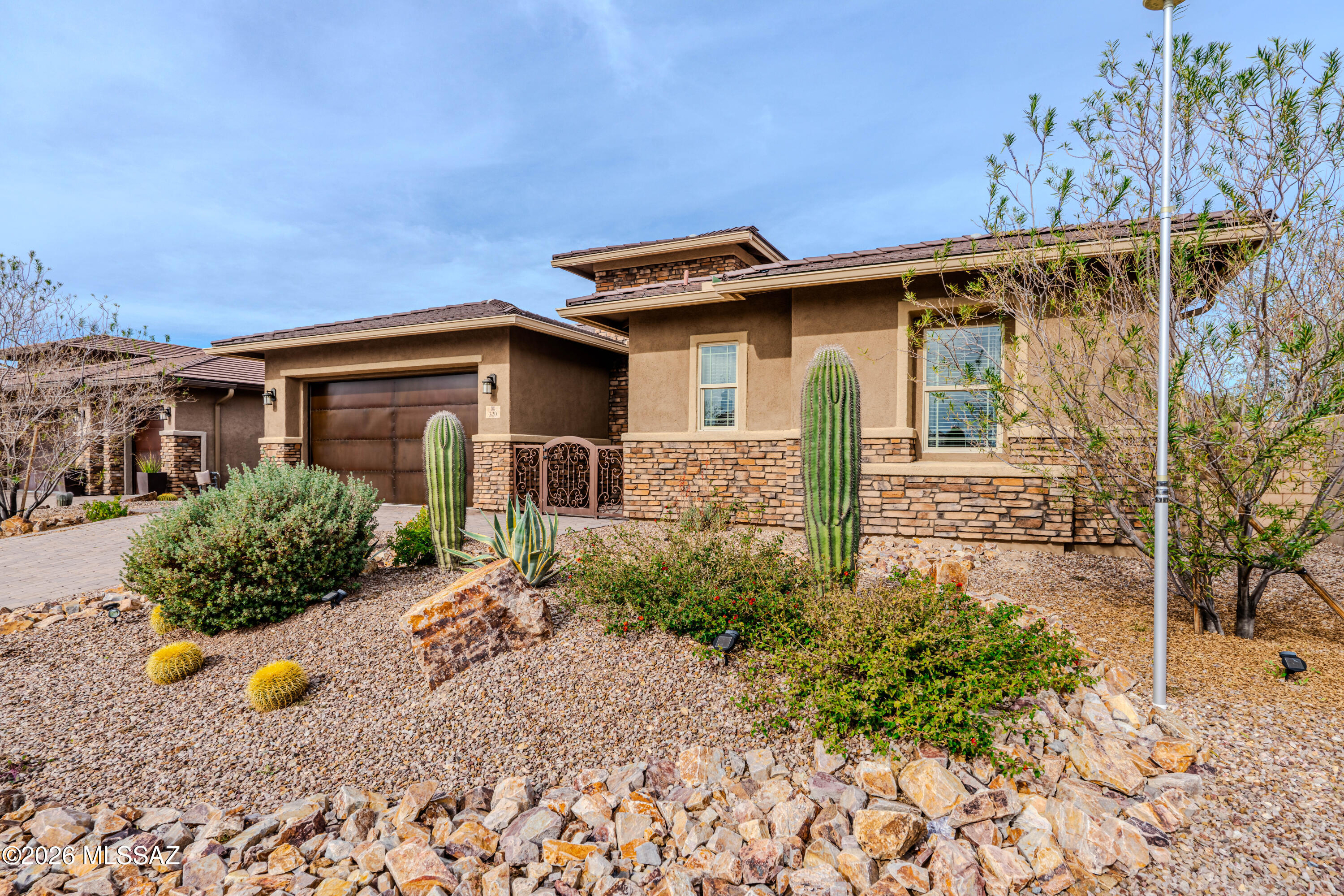 320 W Saguaro Arm Trail