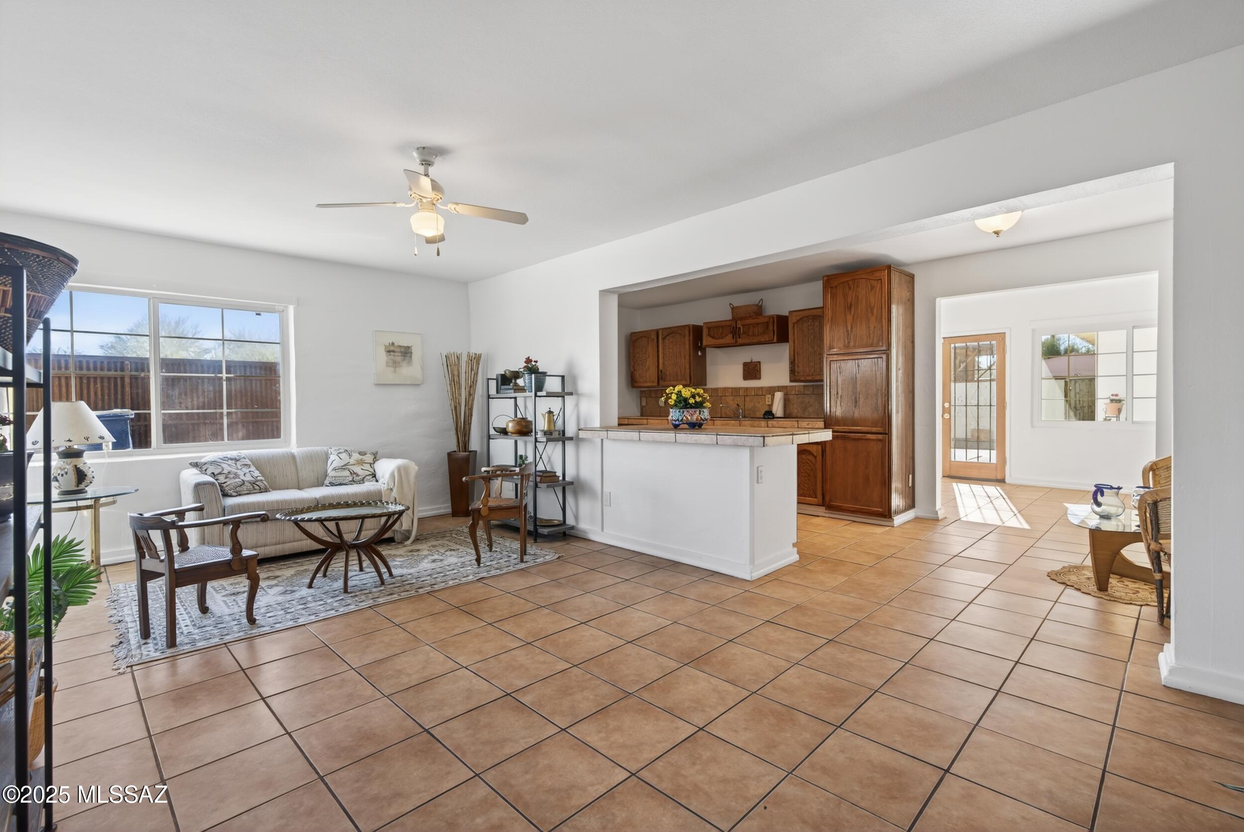 3022 E Seneca Street