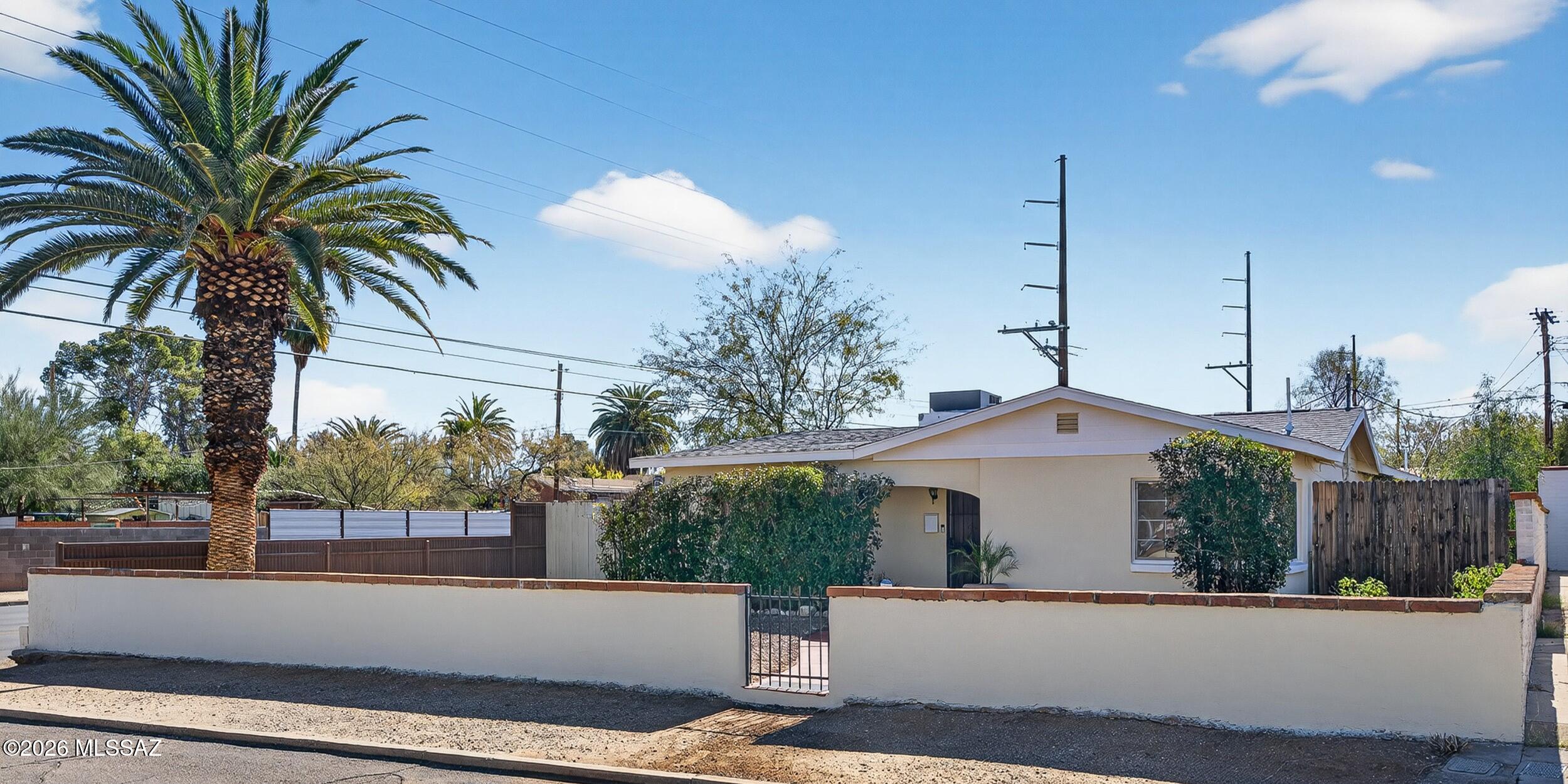 3022 E Seneca Street