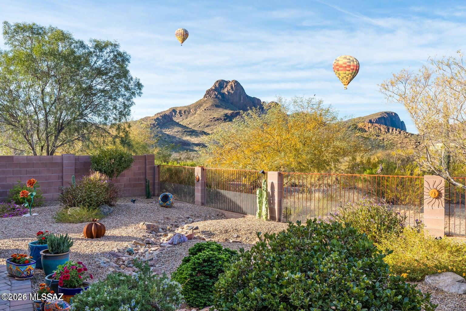 8523 N Shadow Wash Way