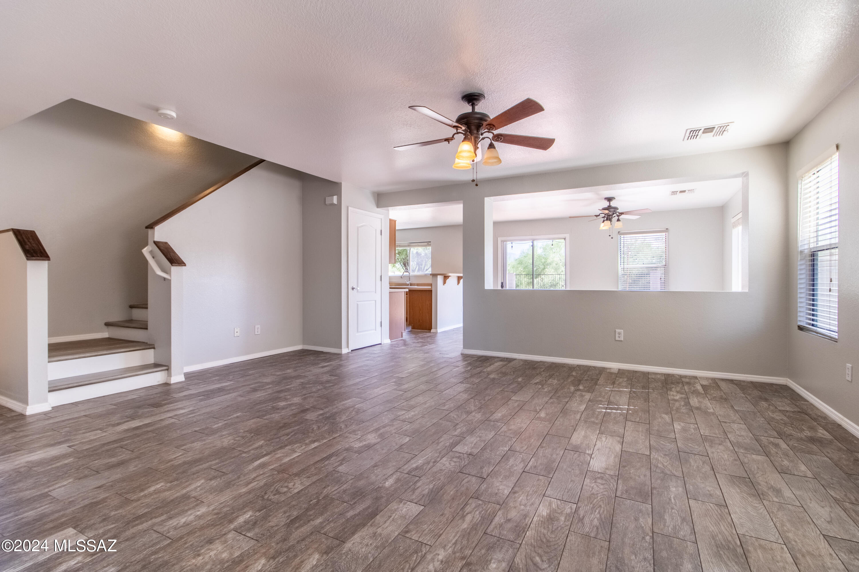 1053 W Calle Vista De Suenos