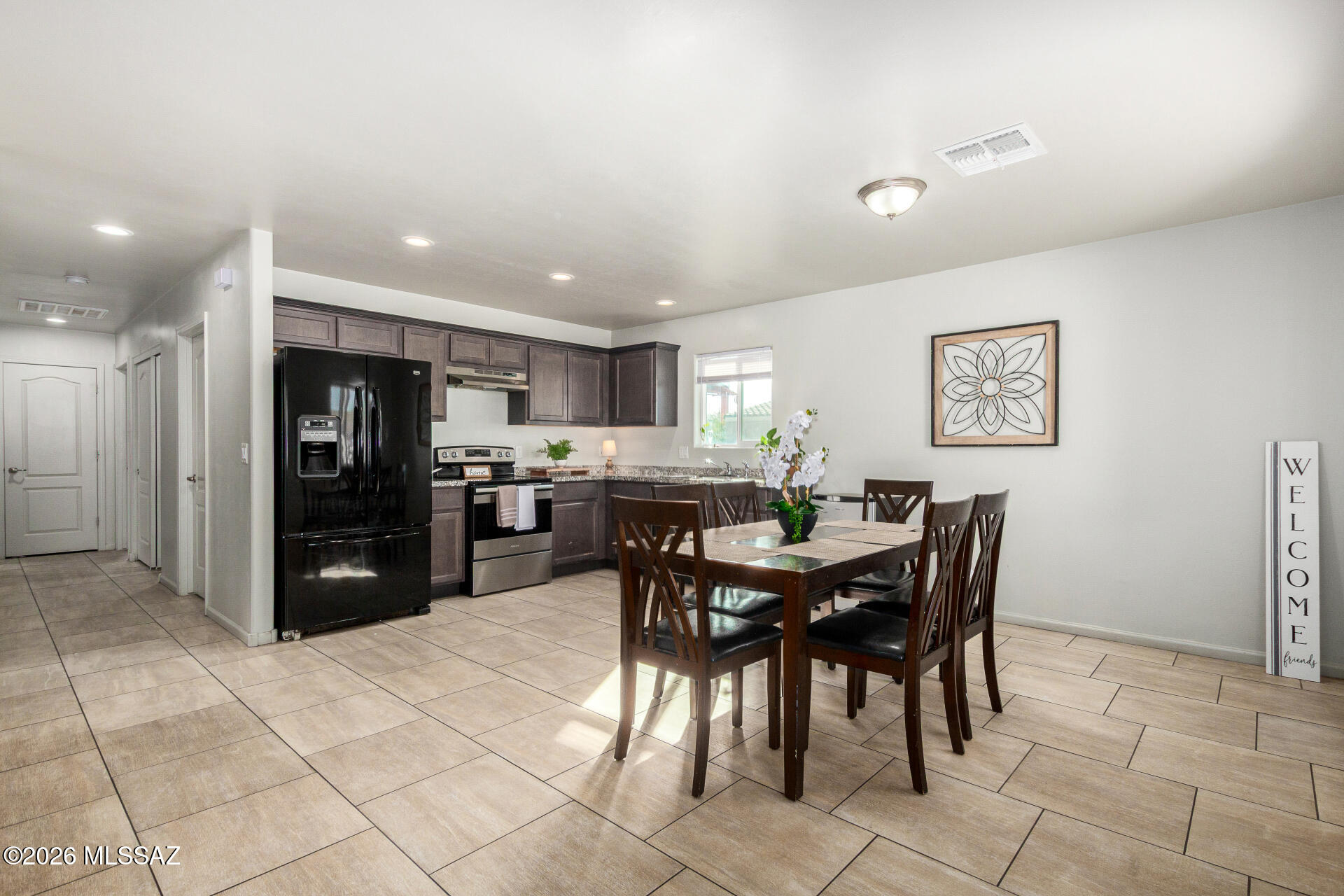 981 W Santa Maria Street