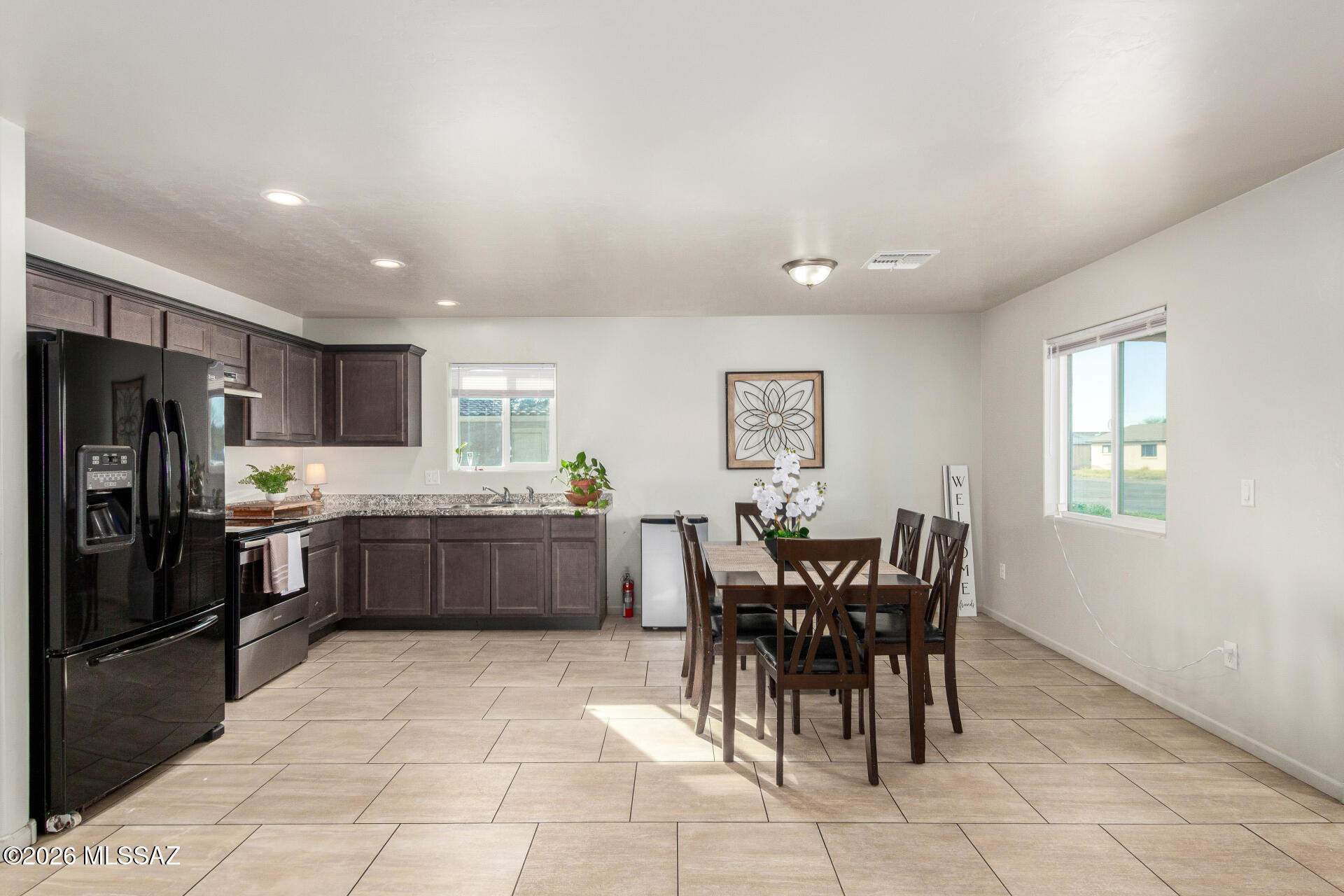 981 W Santa Maria Street