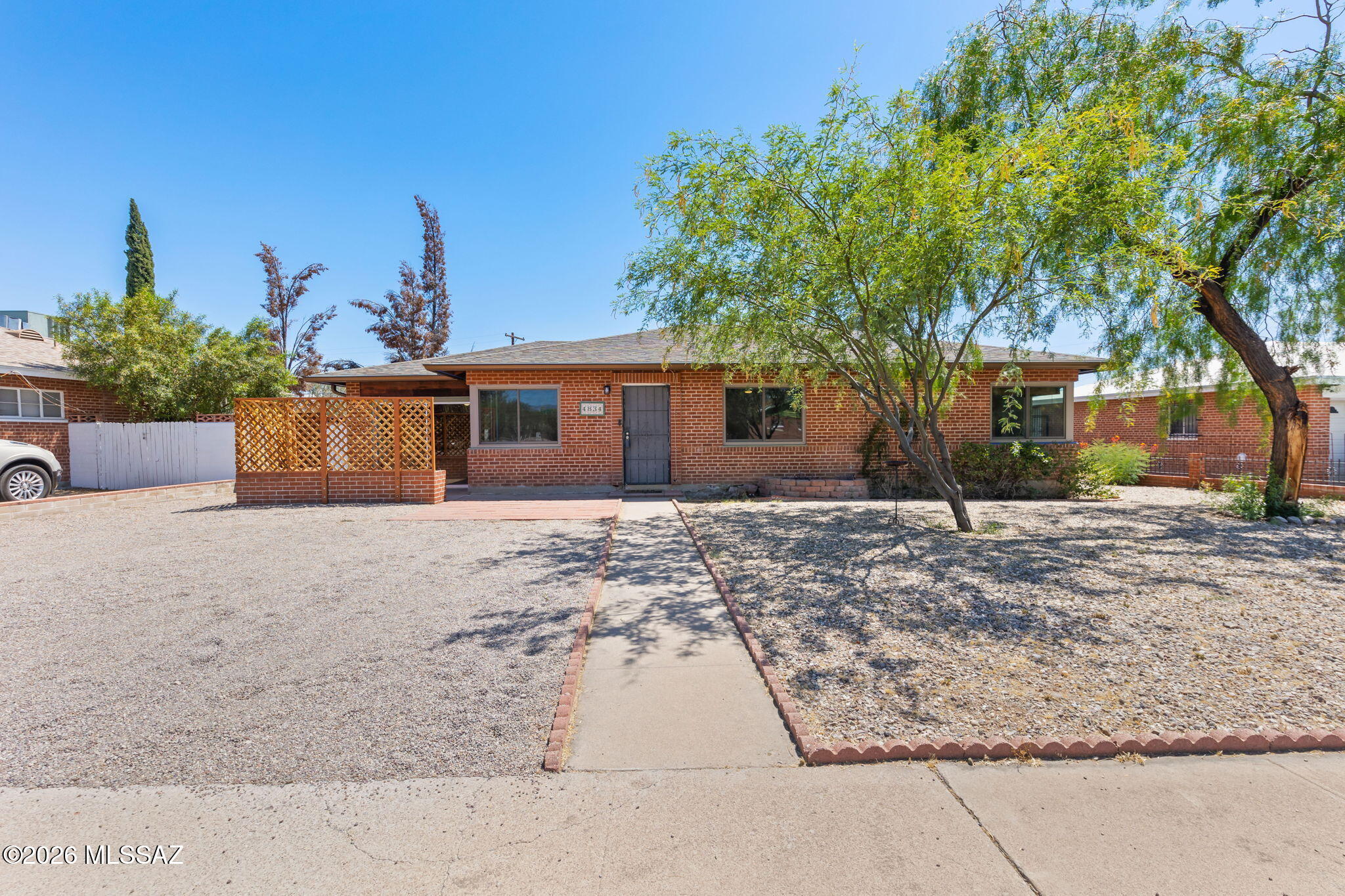 4834 E Cecelia Street