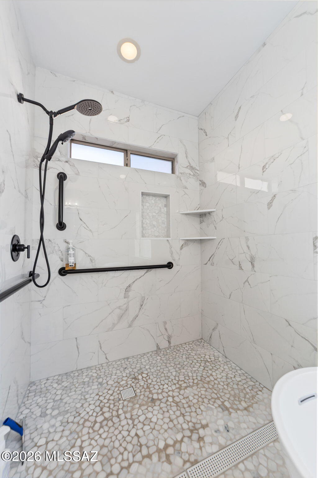 Continental Reserve Blk. 15 (1-66) - Residential