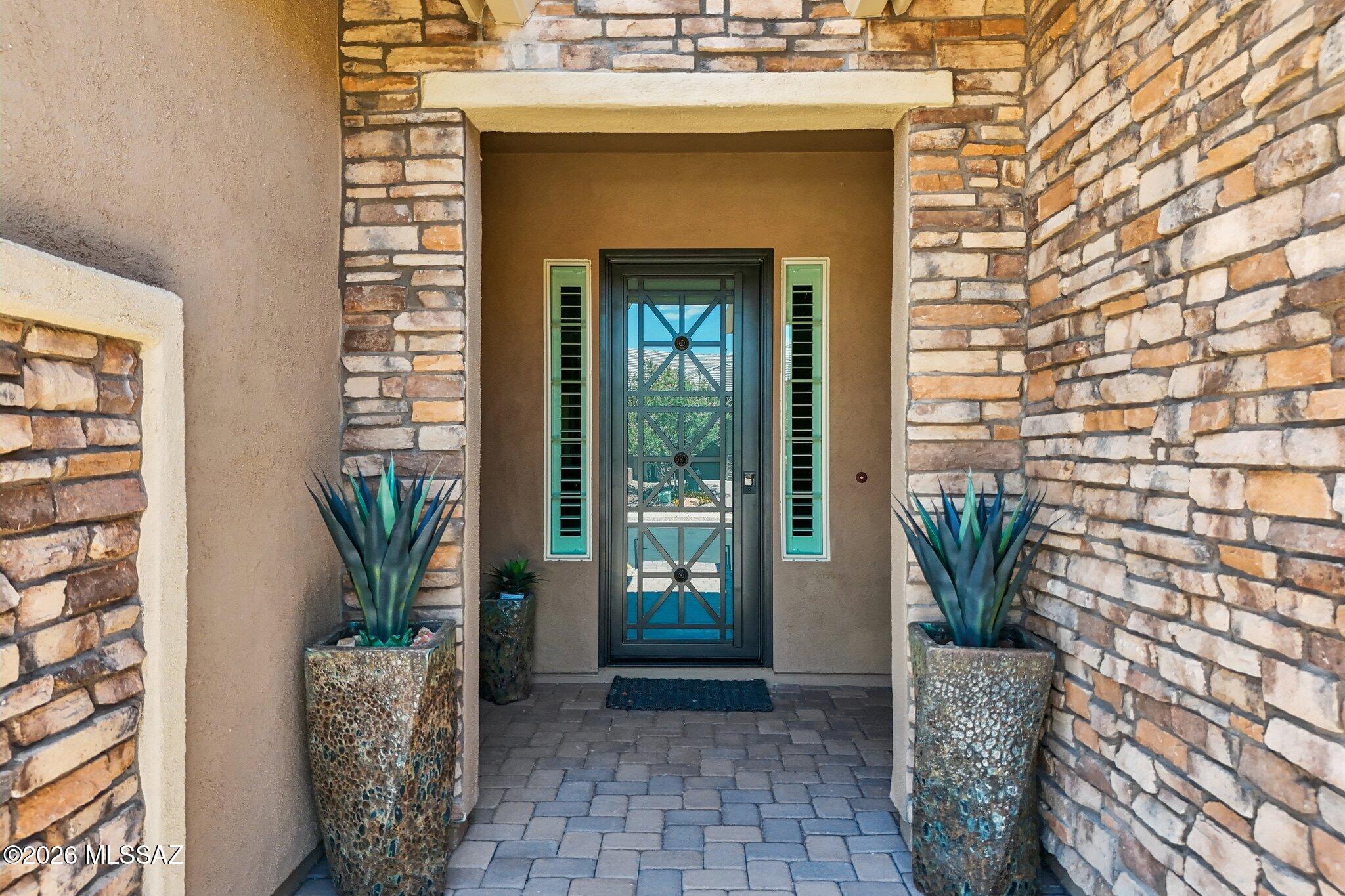425 W Red Ribbon Lane