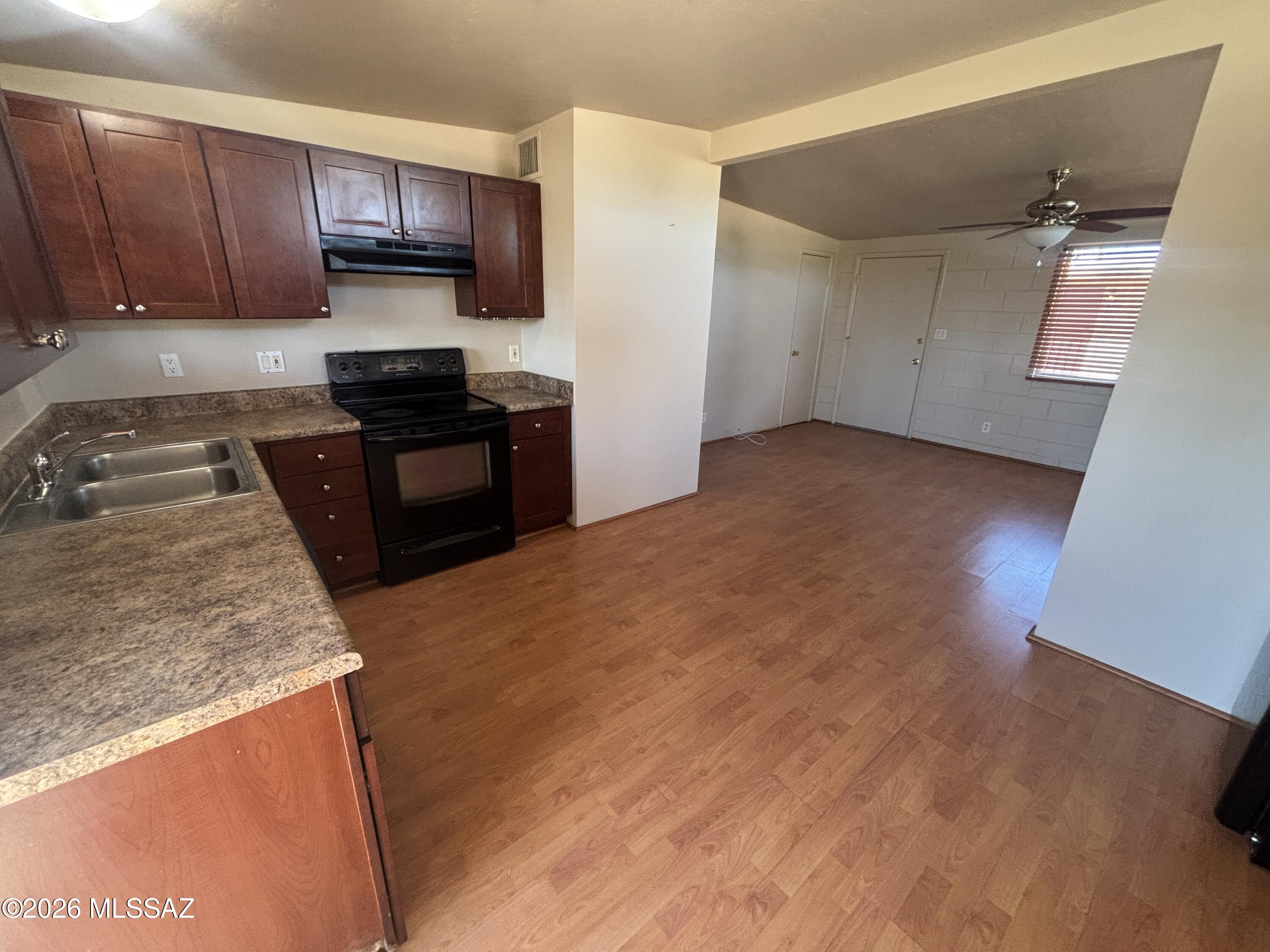 Columbus Park Condominiums (1-60) - Residential Lease