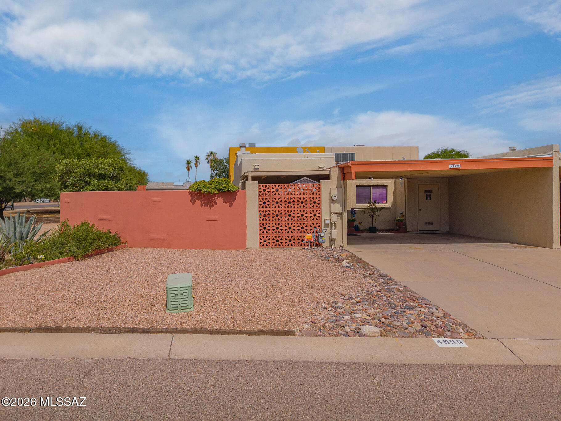 4996 N 15th Avenue