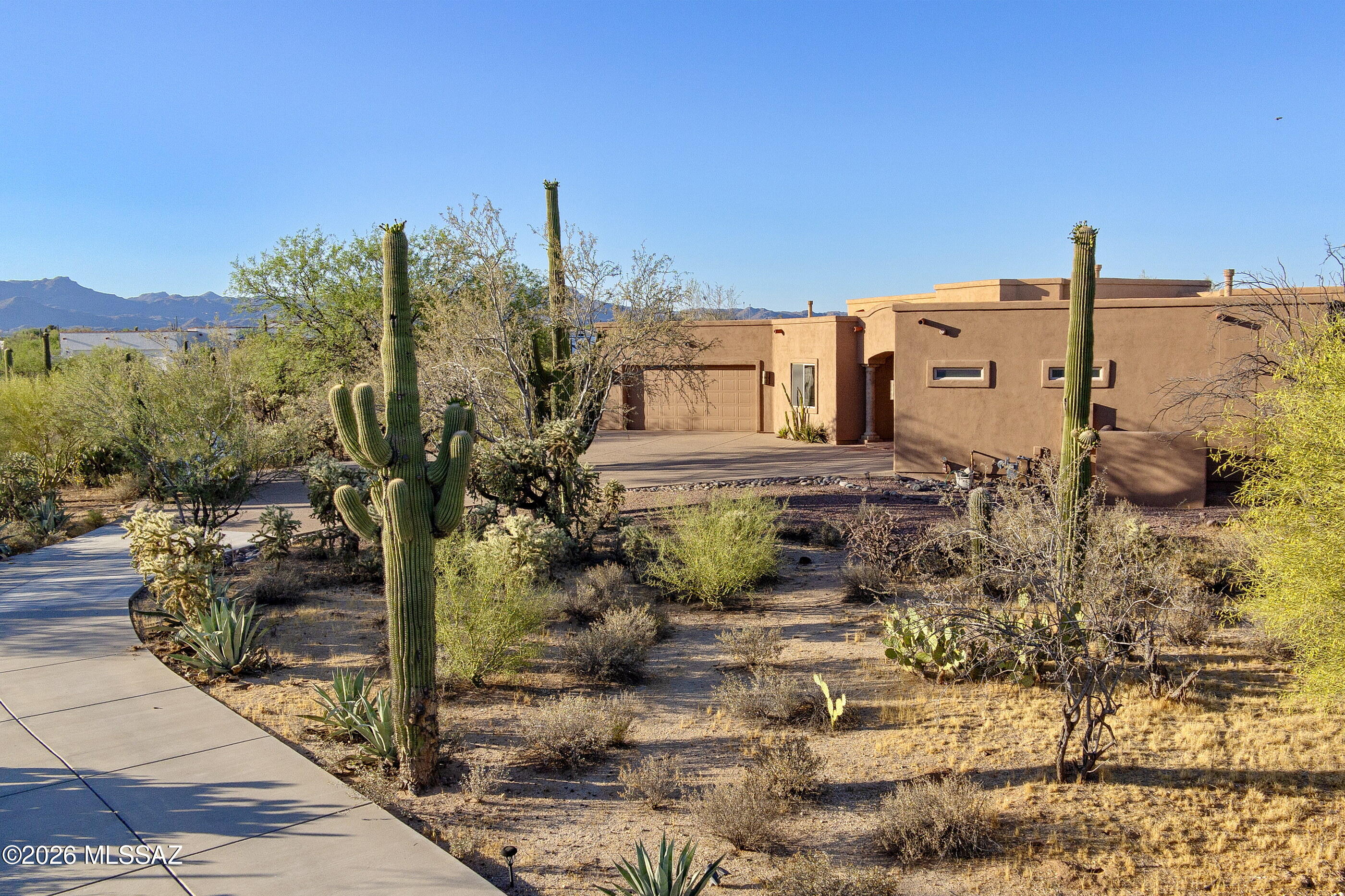 2708 W Lambert Lane