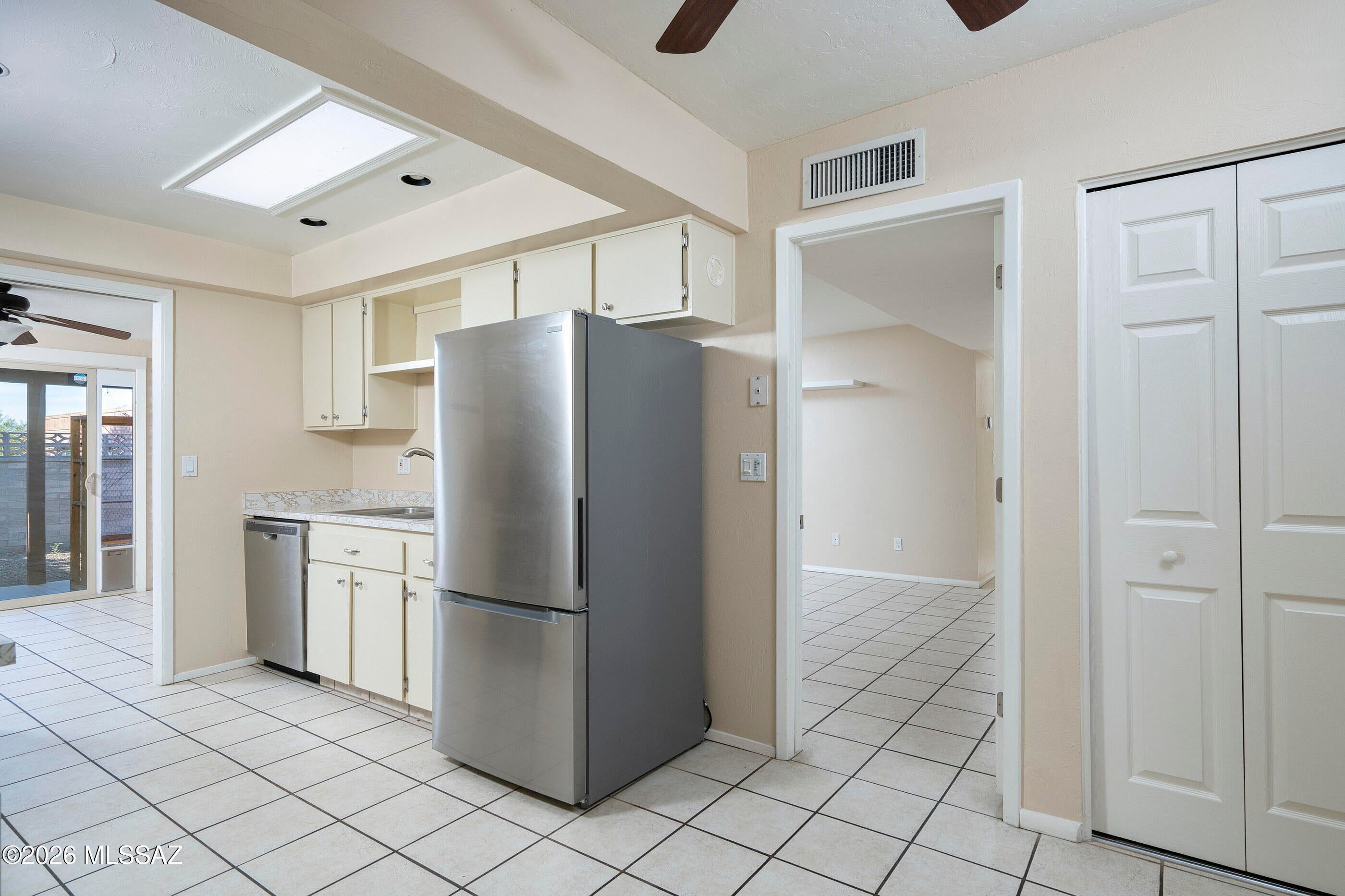 118 E Cholla Shadows Drive
