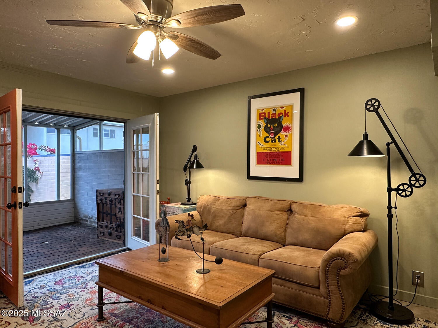 1735 S Jones Boulevard J14