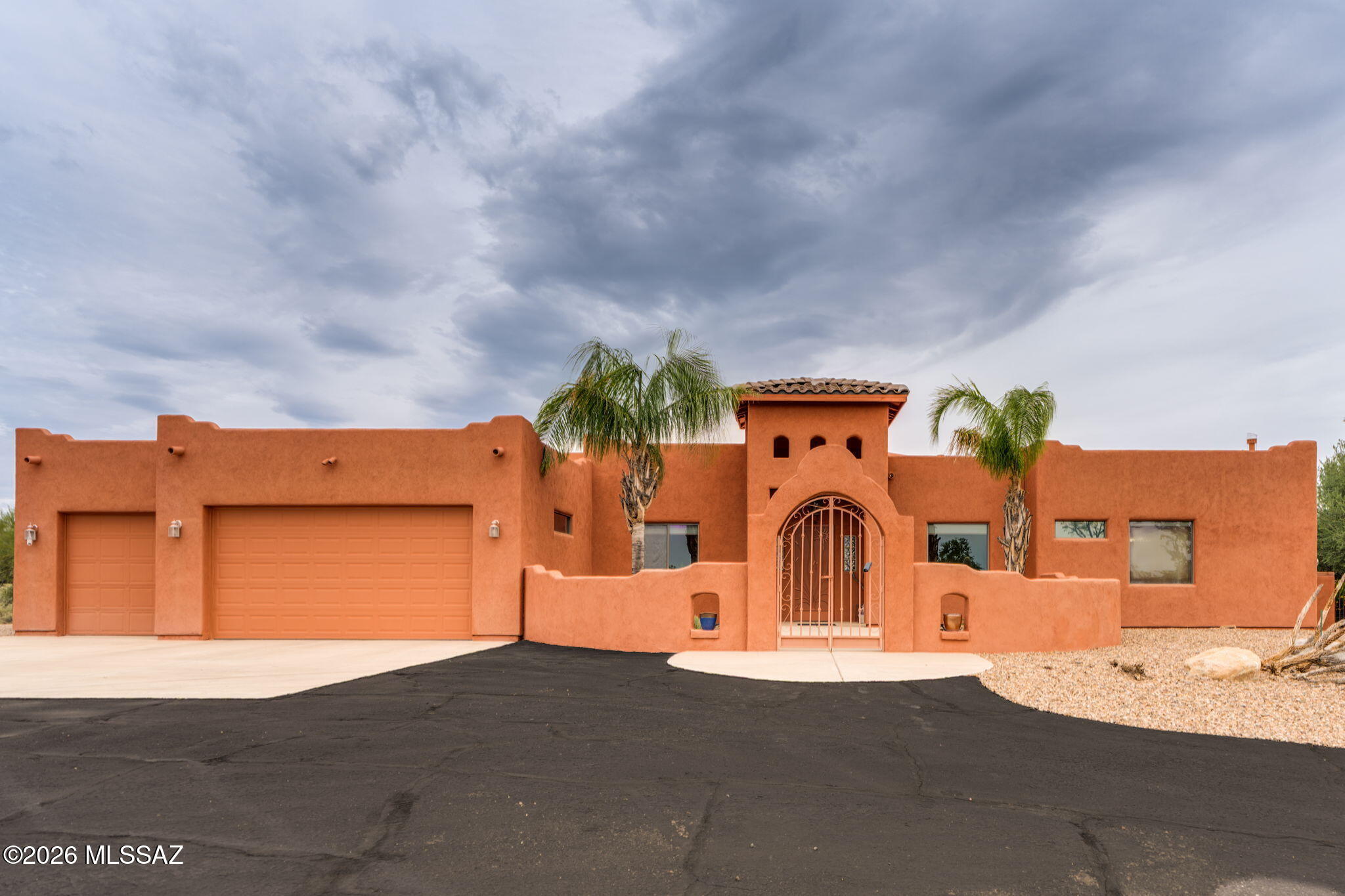 4832 W Lambert Lane