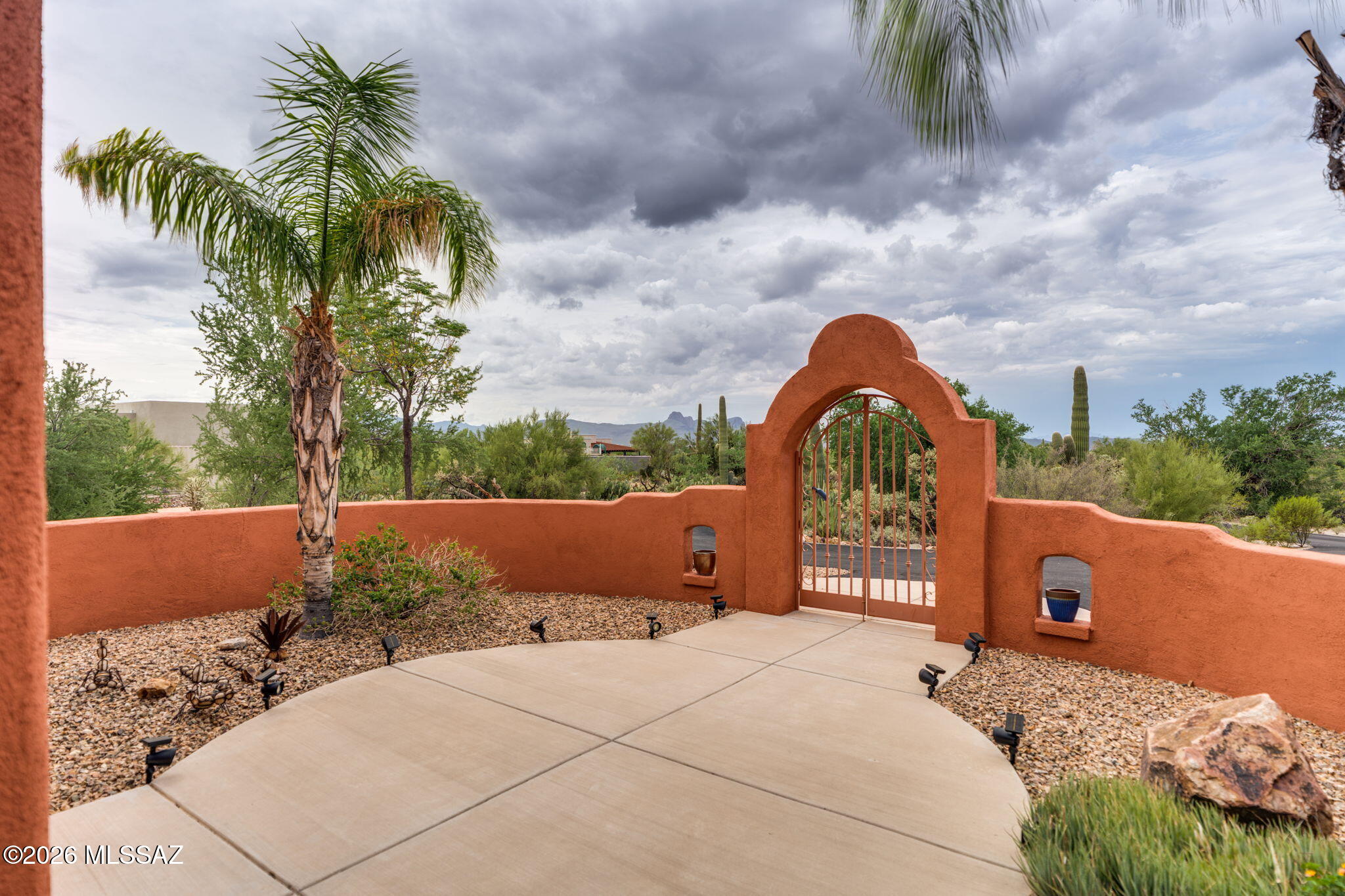 4832 W Lambert Lane