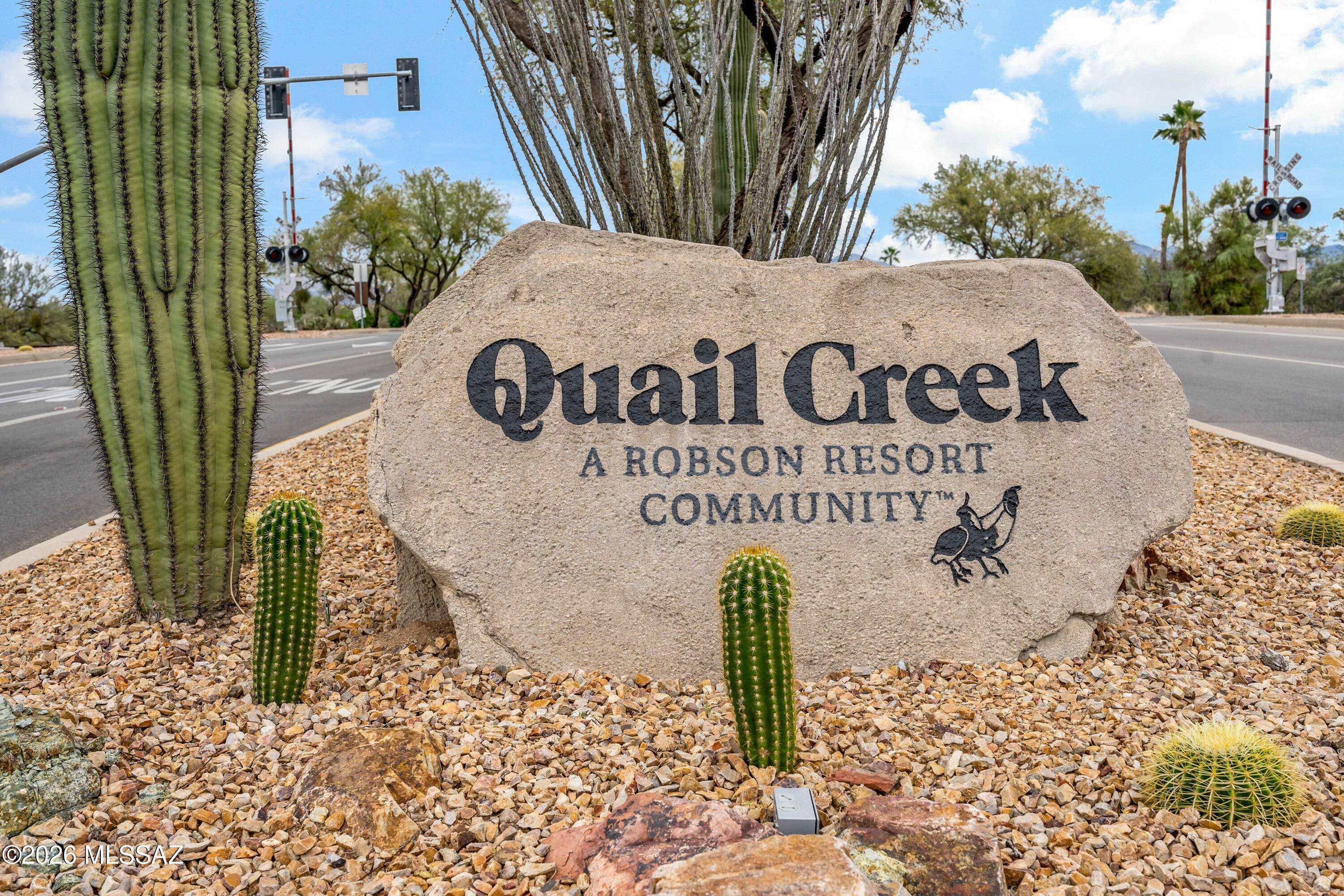 941 N Desert Deer Pass