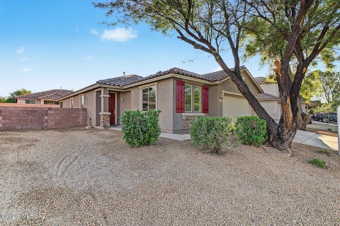 Photo of 6885 W El Nino Way, Tucson, AZ 85757 (MLS # 22624283)